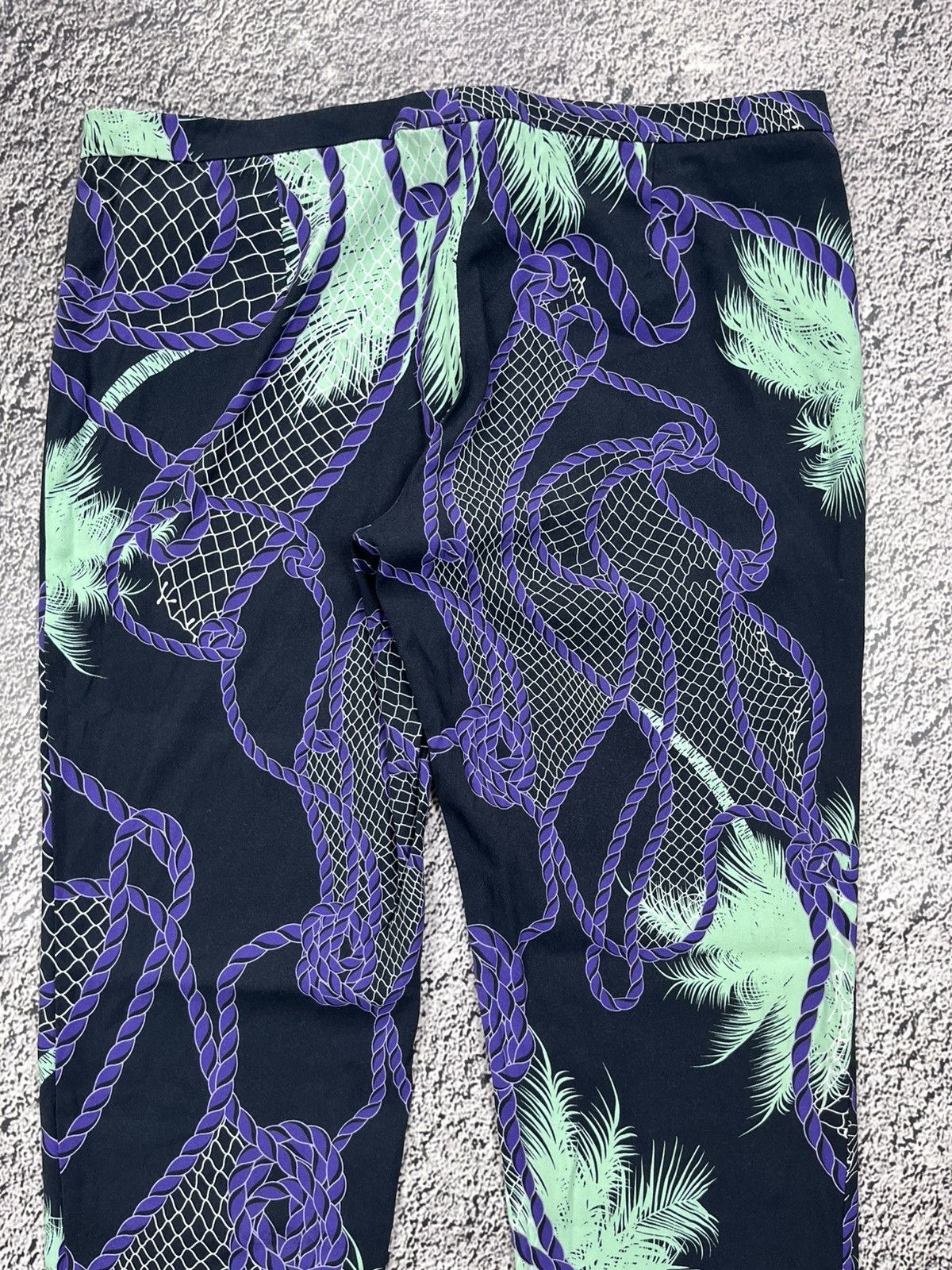 Versace Vintage Versace Tropical Printed Art Viscose Pants Size 30" / US 8 / IT 44 - 7 Thumbnail