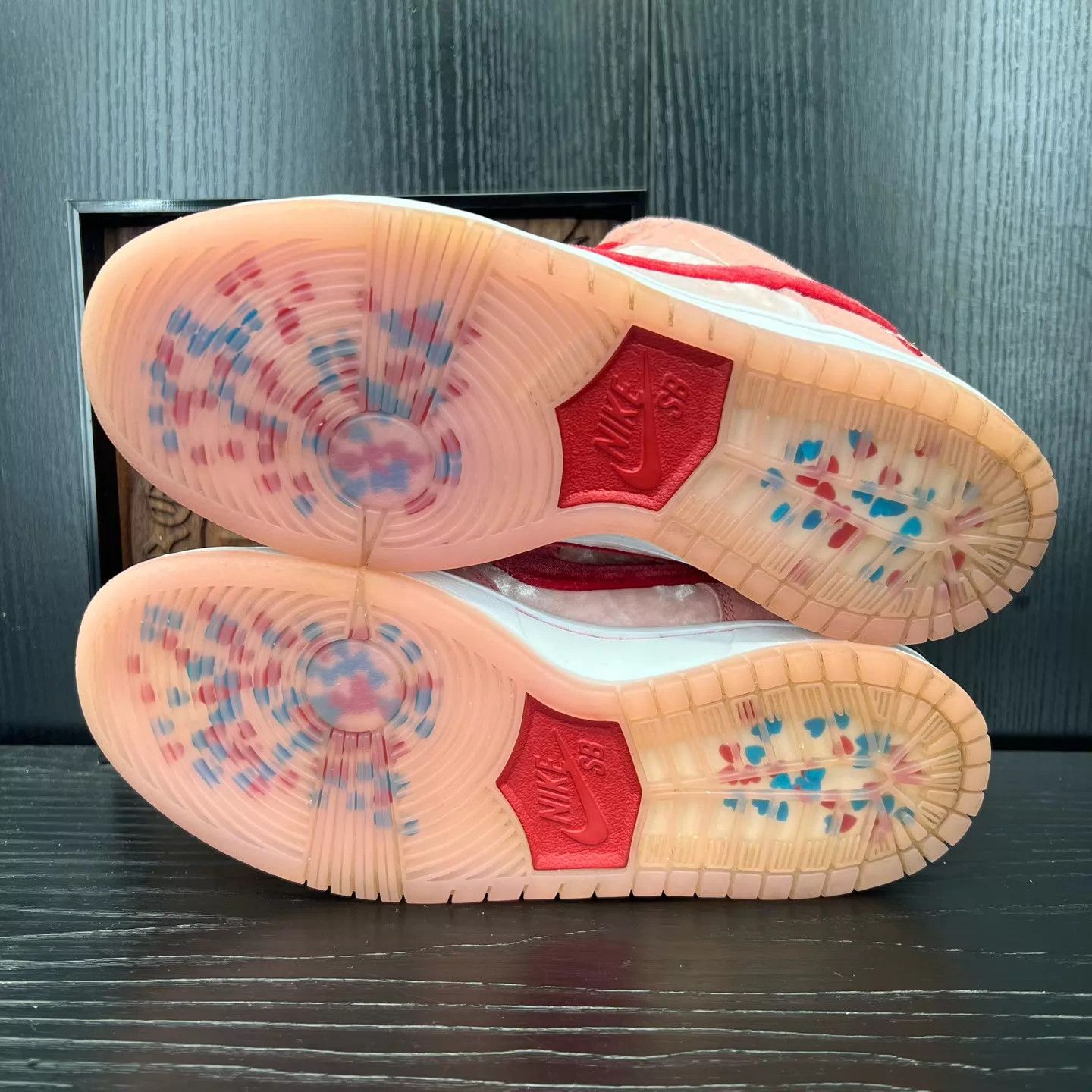 Nike Nike Dunk SB Valentine's Day 37.5 Boxed New Size US 7 / IT 37 - 7 Thumbnail