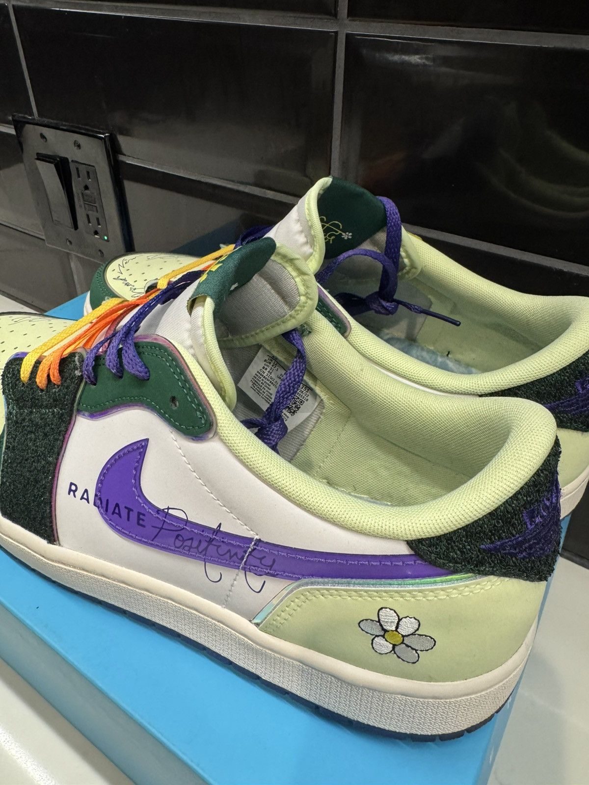 Jordan Brand Air Jordan 1 Low OG “Doernbecher 2023” – Size 13 Size US 13 / EU 46 - 7 Thumbnail