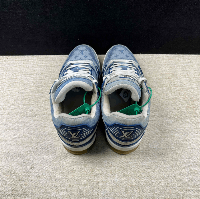 Louis Vuitton Louis Vuitton low-top sneakers Size US 10 / EU 43 - 7 Thumbnail
