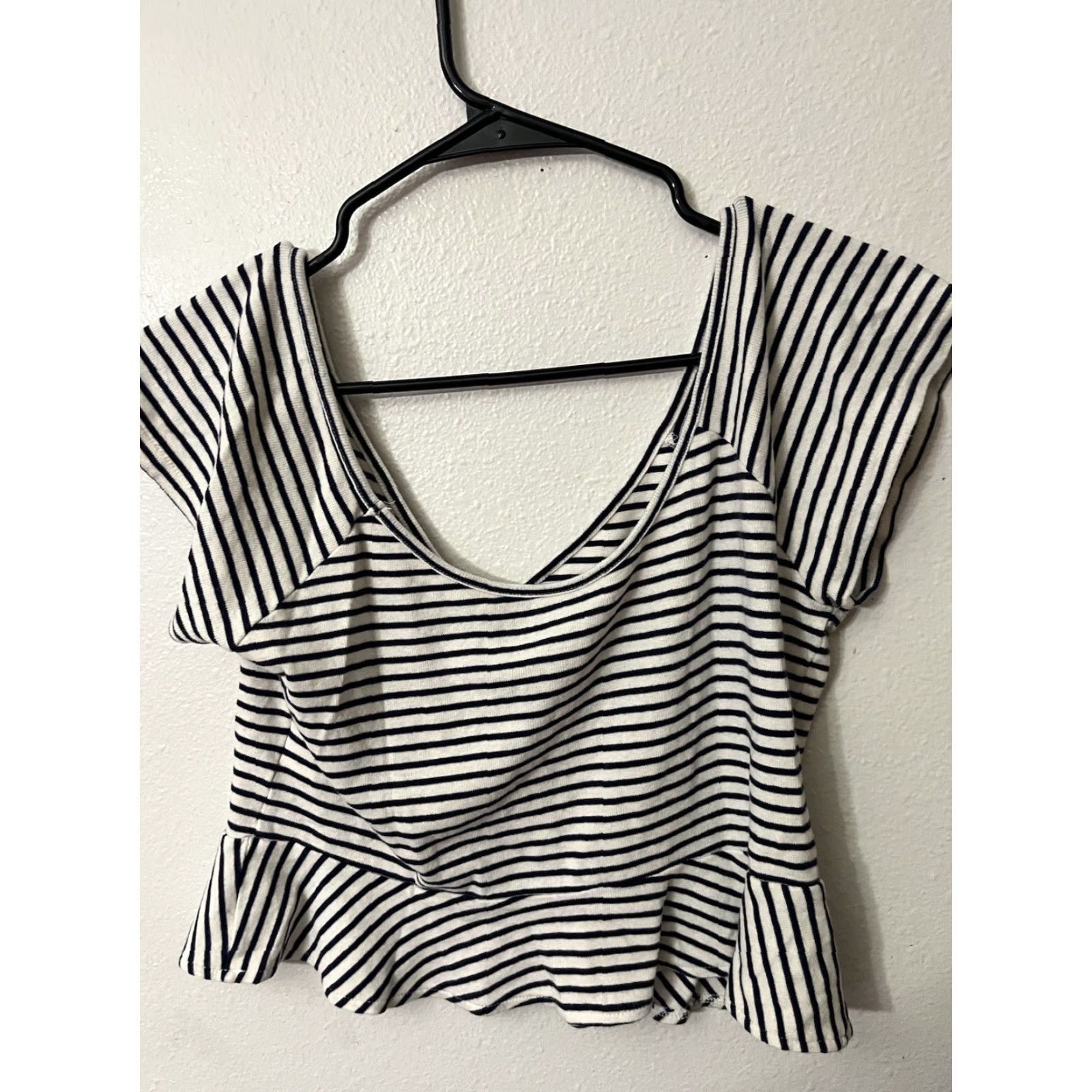 American Eagle Outfitters American Eagle Striped Crop Top Large V Neck Blue White Womens Size L / US 10 / IT 46 - 3 Thumbnail