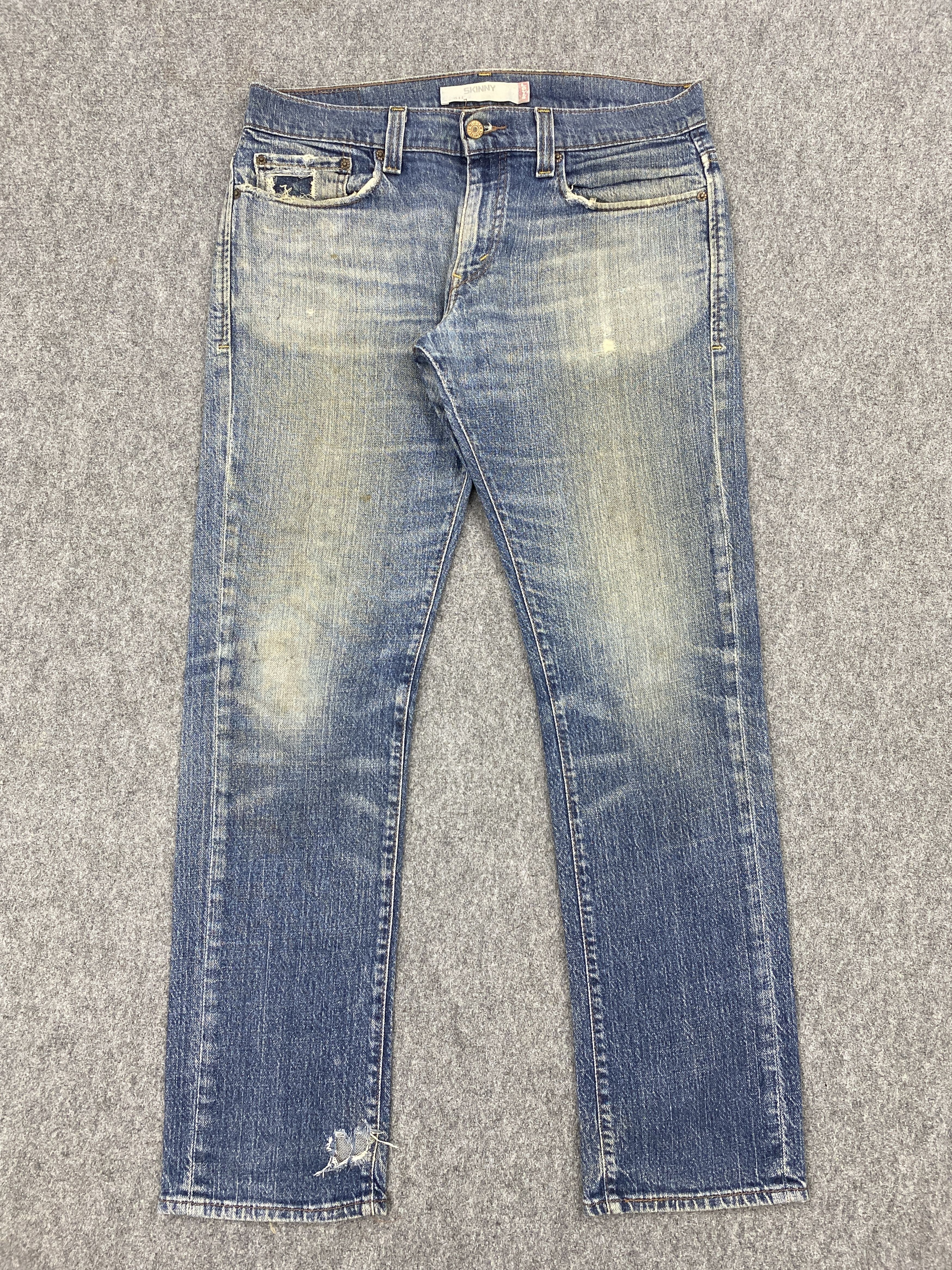 image of Rusty Faded Blue Vintage Levis 511 Jeans in Blue Denim, Men's (Size 35)
