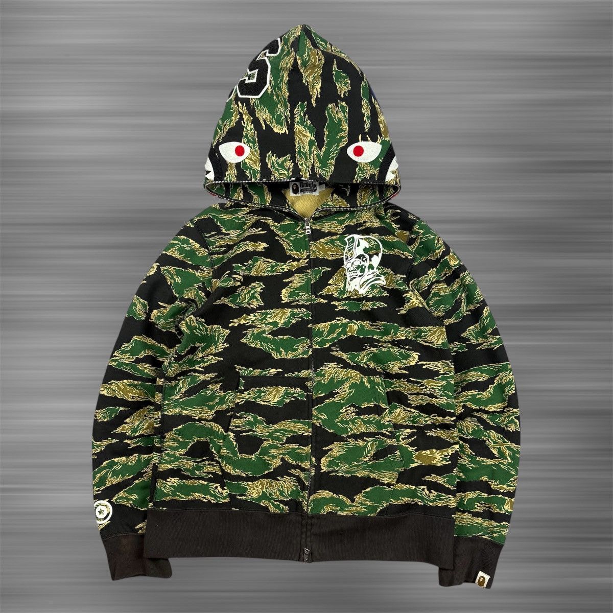 Bape BAPE Ursus Tiger Camo Shark Zip Up Hoodie Size US L / EU 52-54 / 3 - 1 Thumbnail