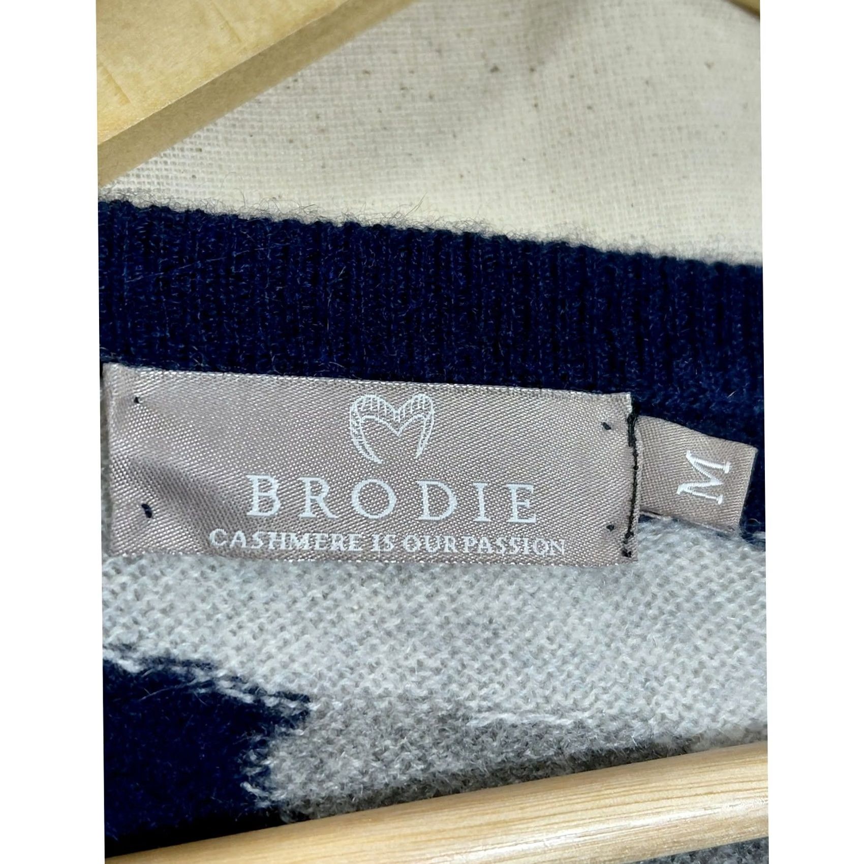 Vintage Brodie Navy Camo Cashmere V-Neck Long Sleeve Sweater M Size M / US 6-8 / IT 42-44 - 4 Thumbnail