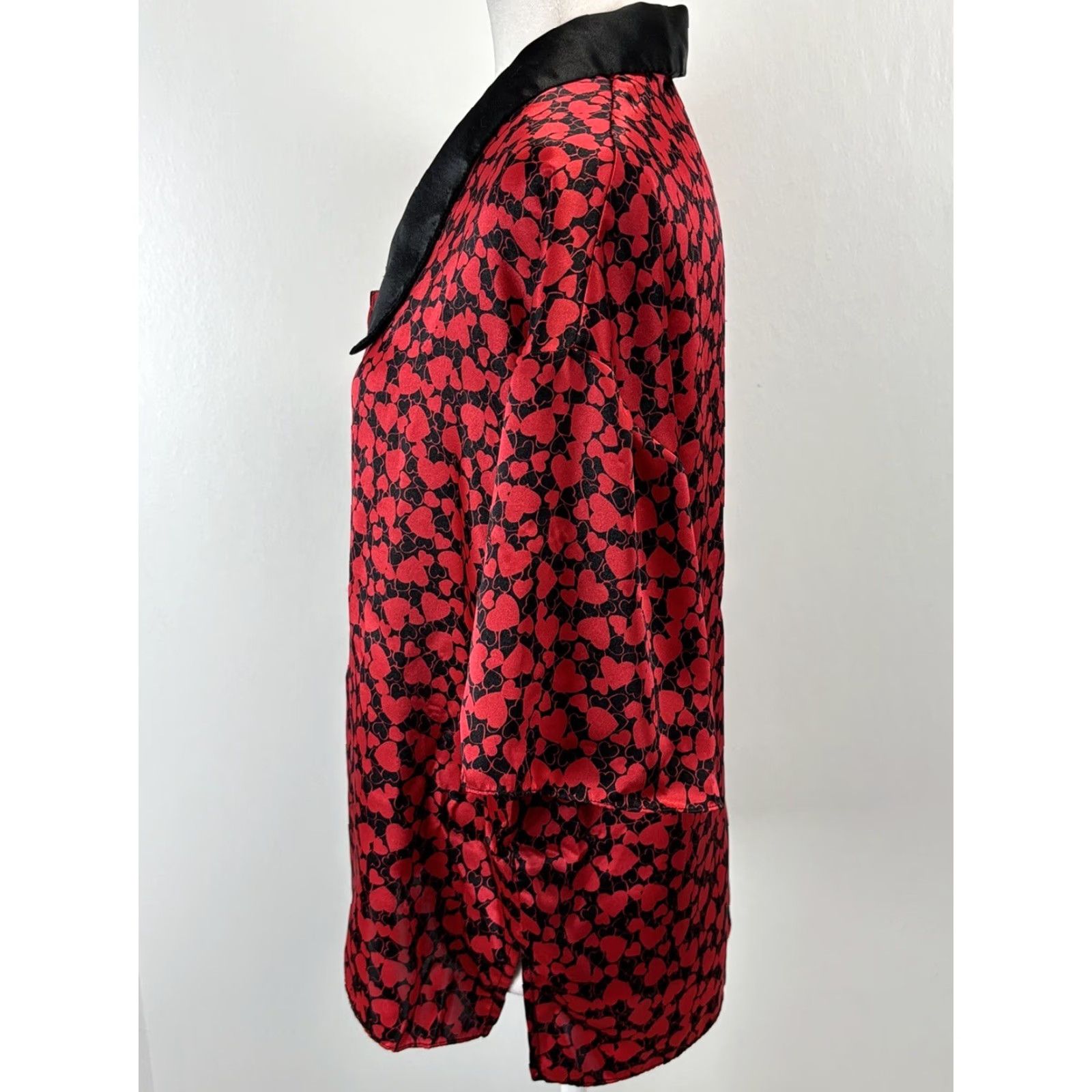 Victoria's Secret VINTAGE Victoria’s Secret Pajamas Sz Large Red, Black Hearts Satin V-Day Gold Womens Size L / US 10 / IT 46 - 3 Thumbnail