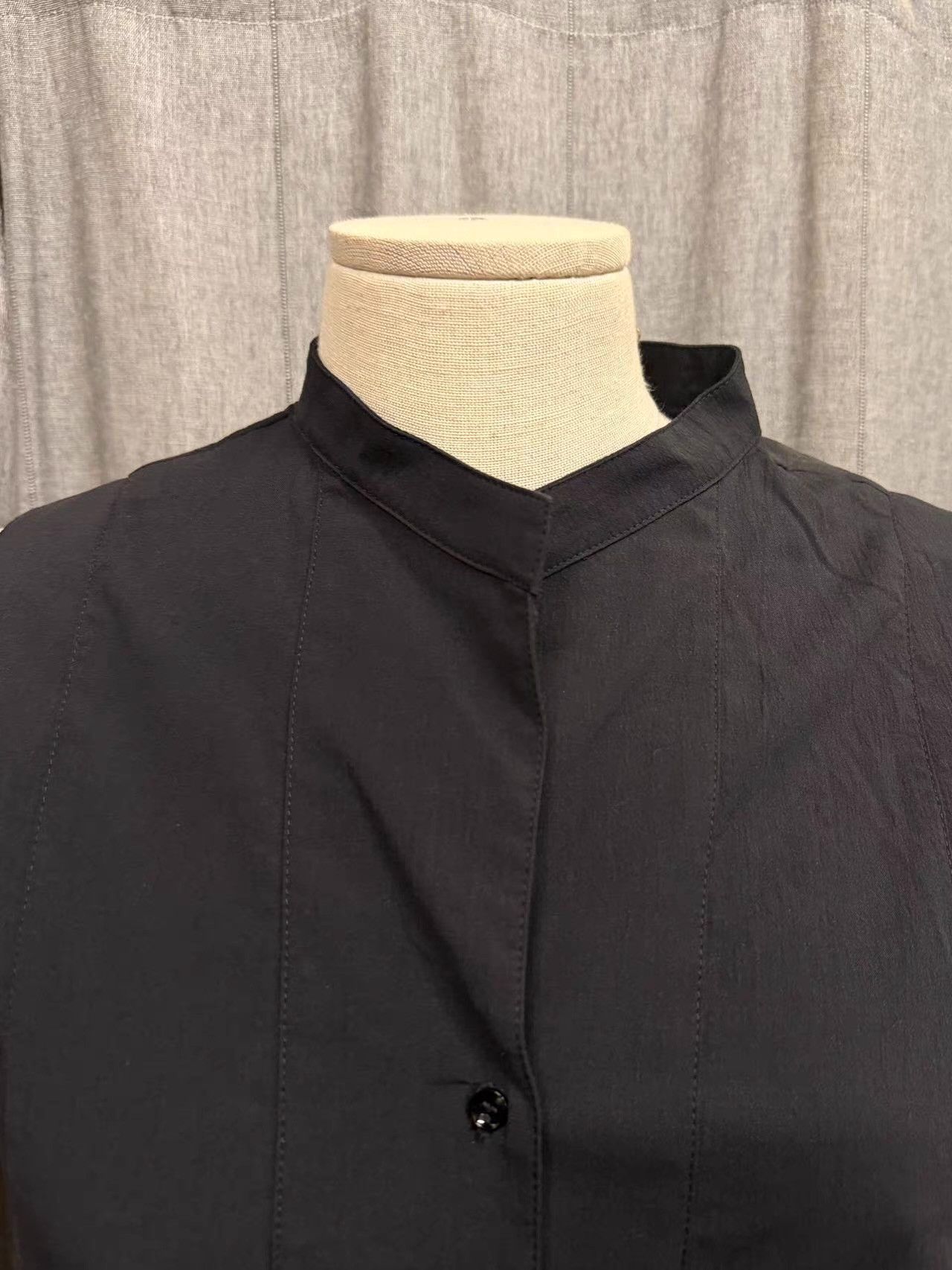 Christophe Lemaire CHRISTOPHE LEMAIRE Early Women's Black Sleeveless Blouse Ｑ25 Size XS / US 0-2 / IT 36-38 - 5 Thumbnail