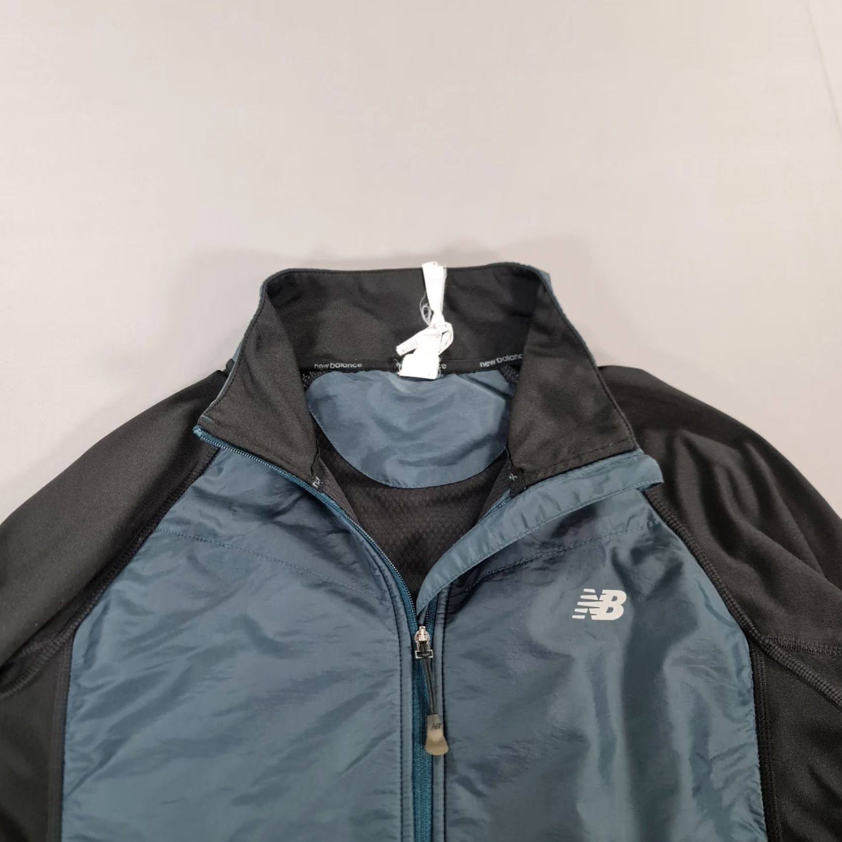 New Balance New Balance Womens Jacket Blue Black Medium 12 UK Full Zip Lightweight Jacket Womens, Activewear, 12 UK, Blue, Full Zip, Lightweight, Pockets Size M / US 6-8 / IT 42-44 - 2 Thumbnail
