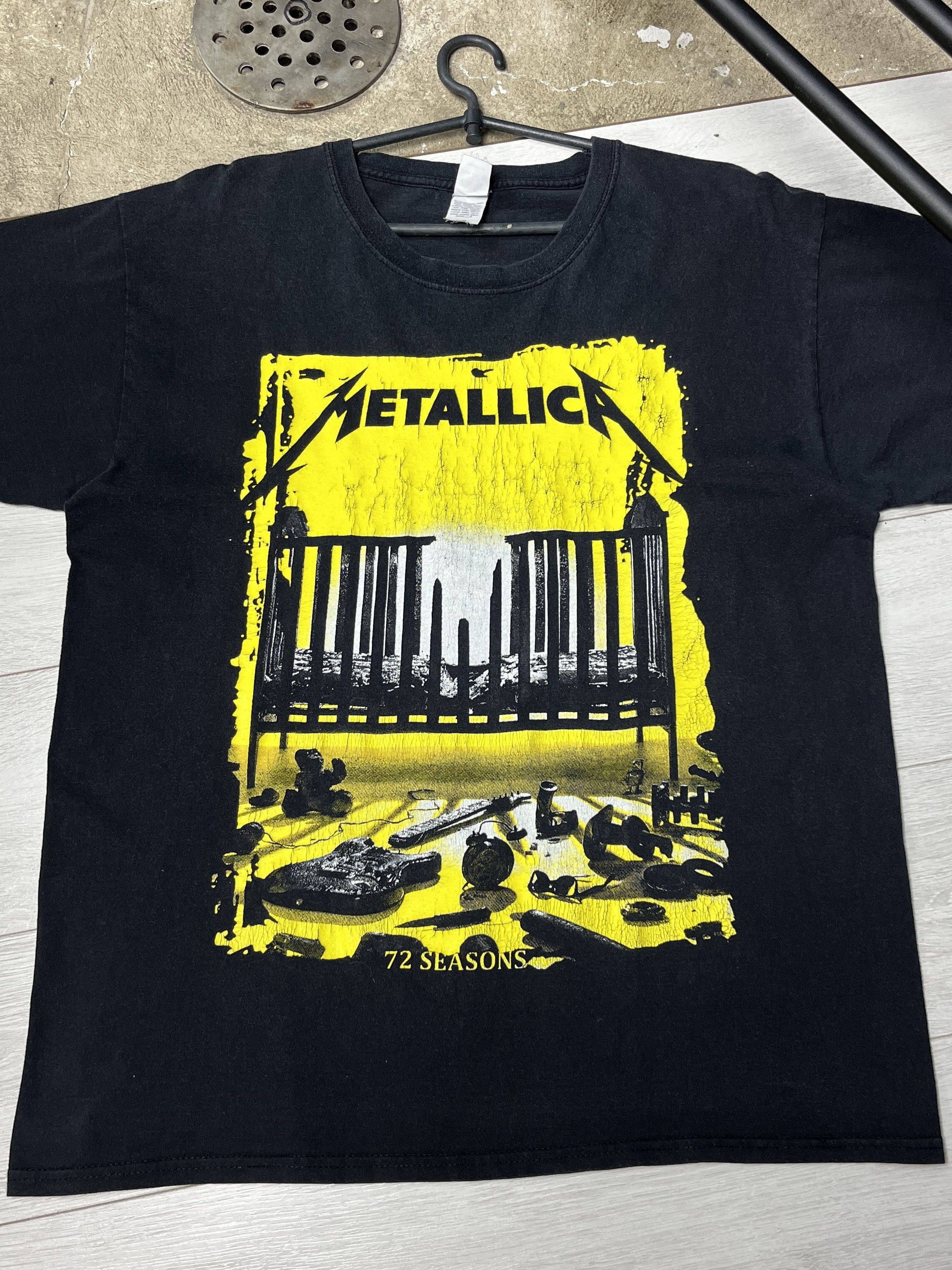 Vintage METALLICA "72 SEASONS" ALBUM GRAPHIC TEE - № 982 Size US L / EU 52-54 / 3 - 2 Thumbnail