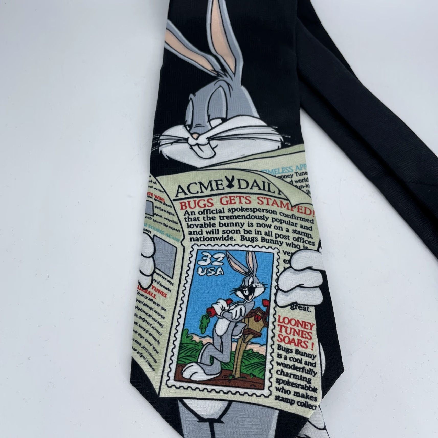 Vintage VINTAGE Looney Tunes Stamp Collection Bugs Bunny Newspaper Necktie Tie 1997 Mens Adult One Size Black Polyester Woven Logo Adjustable Classic 57"-60" Size ONE SIZE - 2 Thumbnail