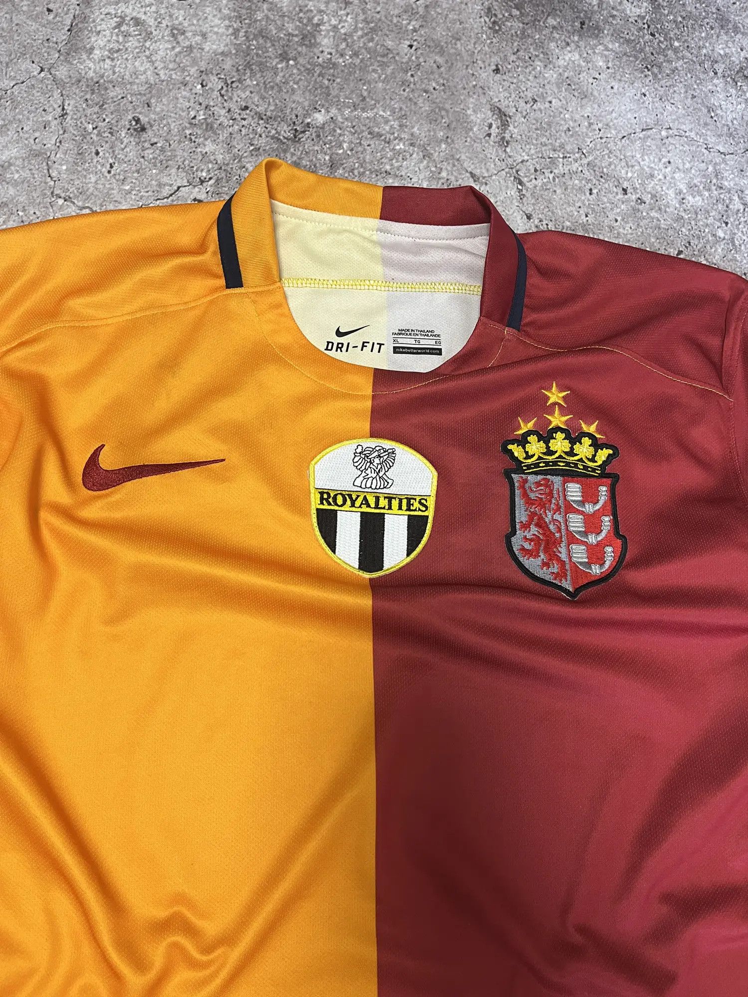 Nike SOCCER JERSEY FOOTBALL ROYALTIES NIKE T-SHIRT Size US XL / EU 56 / 4 - 2 Thumbnail