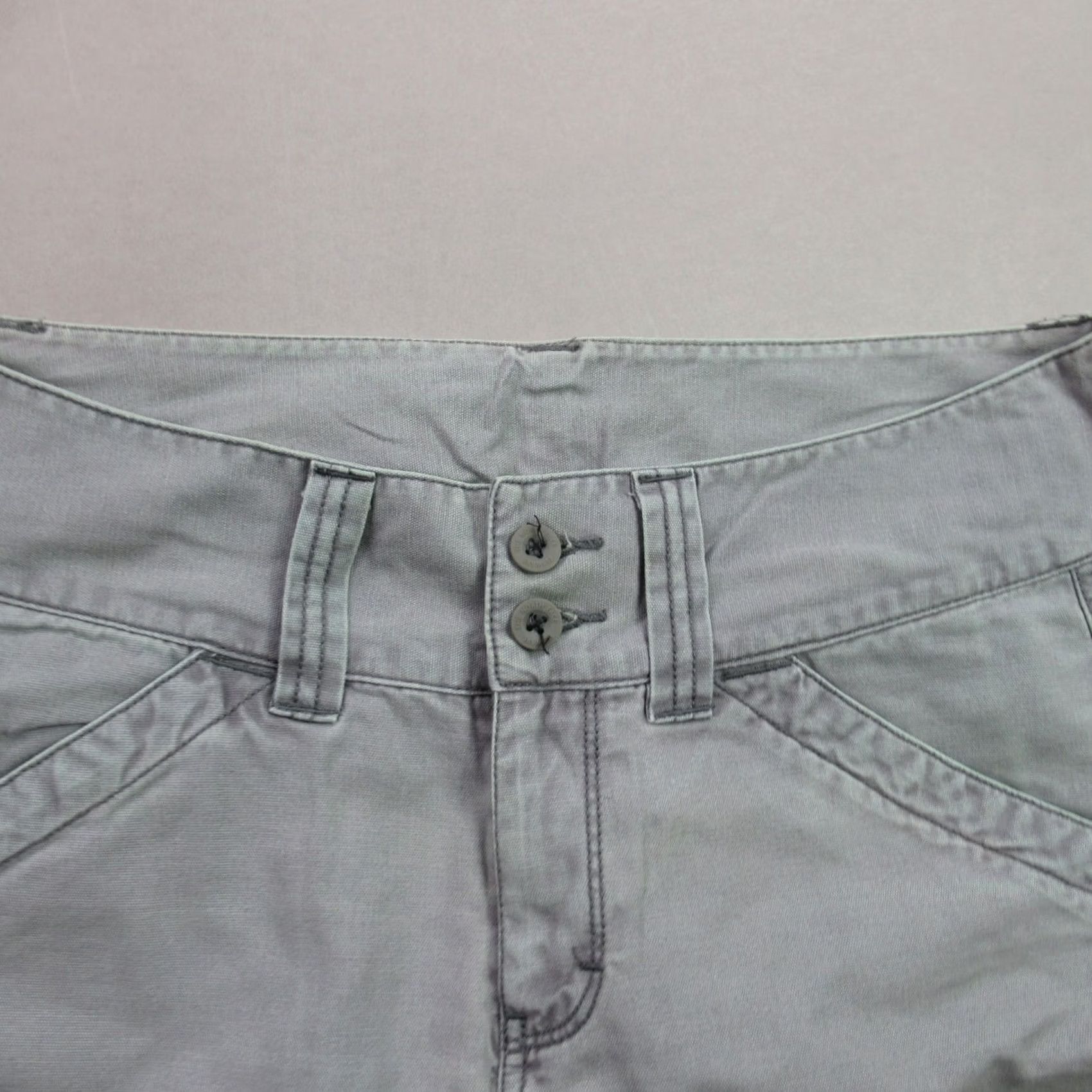 The North Face The North Face Shorts Womens 8 Gray Casual Chino Pockets Lightweight Size 30" / US 8 / IT 44 - 2 Thumbnail