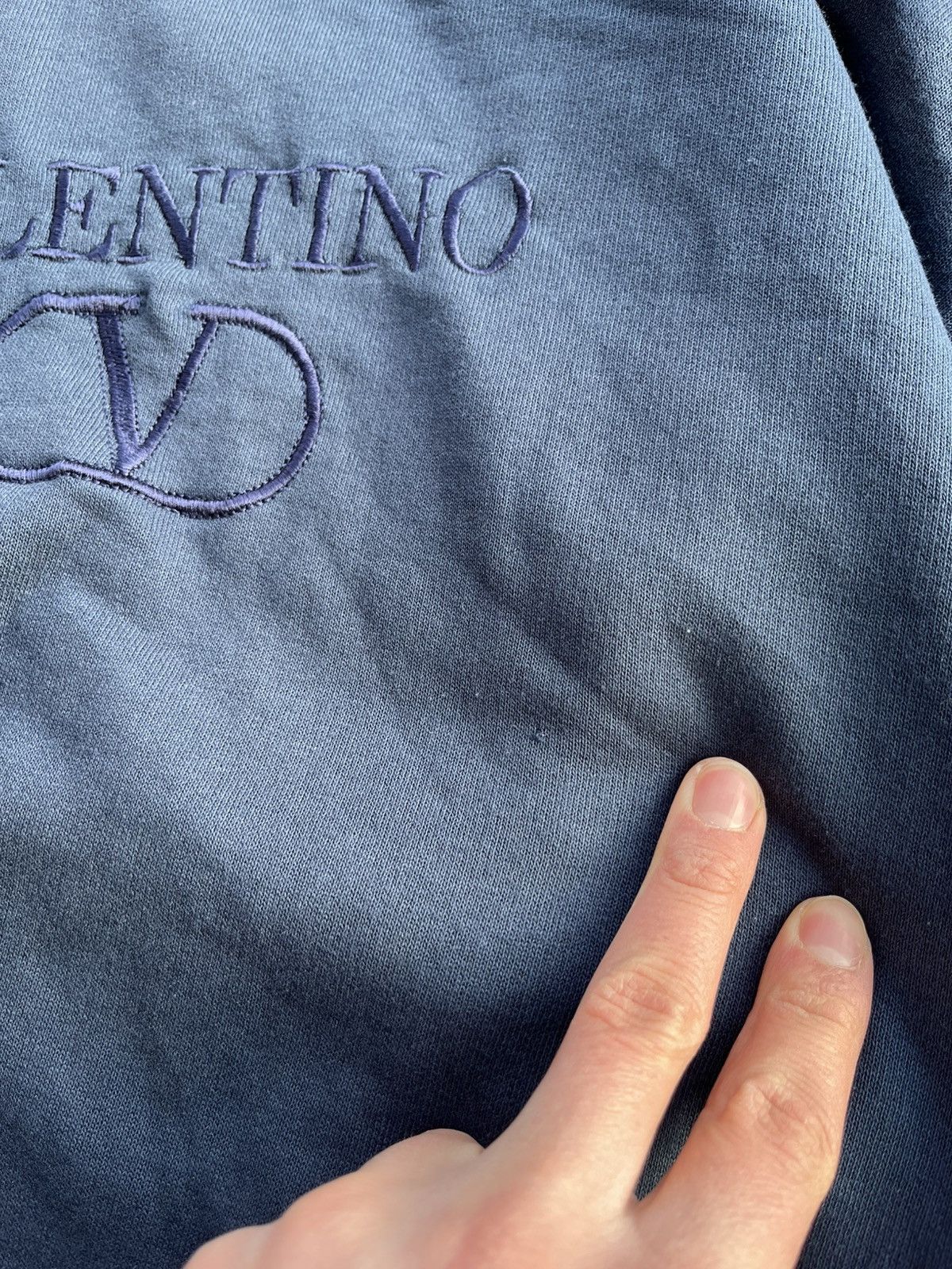 Japanese Brand × Valentino × Vintage 90s Valentino Big Logo Faded Cropped Baggy Boxy Sweatshirt Size US S / EU 44-46 / 1 - 8 Thumbnail