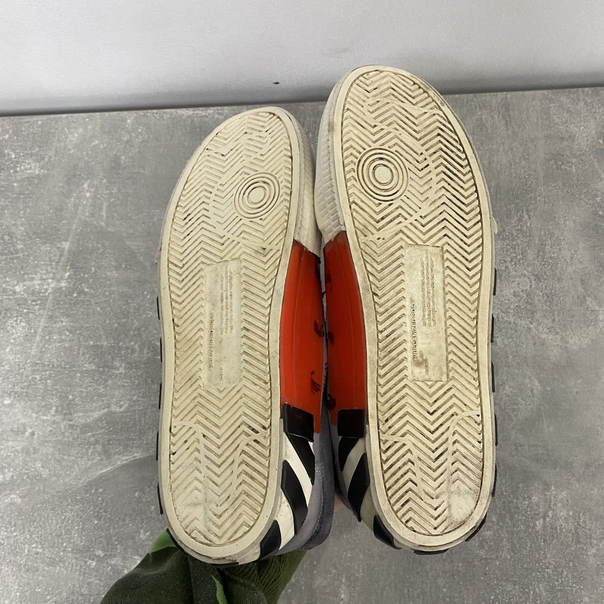 Off-White Off White Sneakers Low Top Vulcanized Size US 10 / EU 43 - 6 Thumbnail
