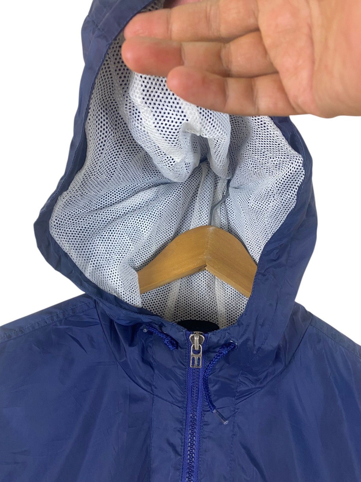 Nike × Vintage Vintage 90s Nike Small Swoosh Windbreaker Hoodie Size US M / EU 48-50 / 2 - 11 Thumbnail