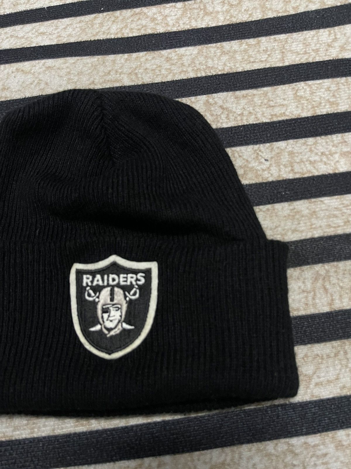 NFL 90s NFL RAIDERS EMBROIDERED LOGO BEANIE HAT Size ONE SIZE - 3 Thumbnail