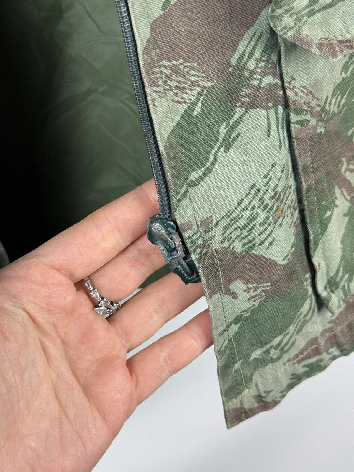 Vintage Vintage Military Hunting French Lizard Camo Full Zip Jacket Size US M / EU 48-50 / 2 - 6 Thumbnail