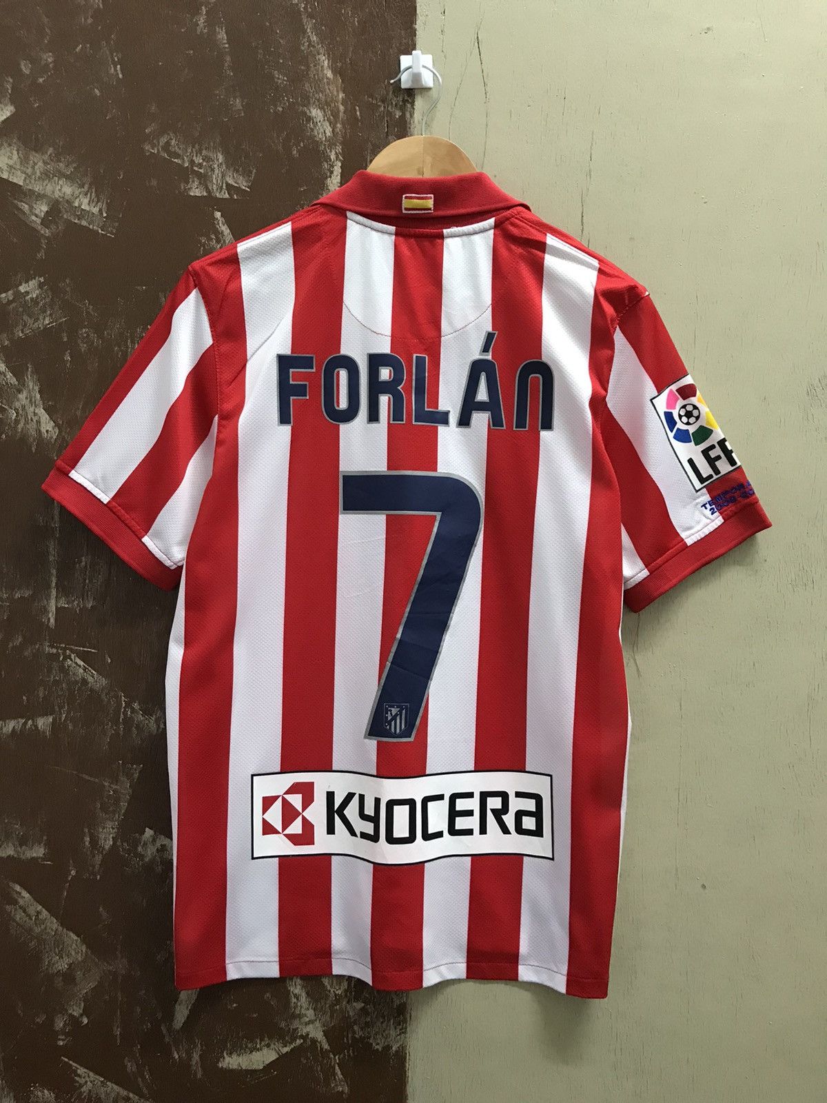 image of Soccer Jersey x Vintage 09/10 Diego Forland Athletico Madrid Jersey in Mix, Men's (Size Medium)
