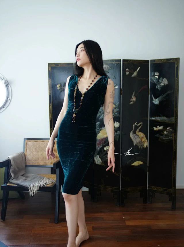 Jean Paul Gaultier JPG Vintage Blue Velvet Pleated Fitted Dress Size M / US 6-8 / IT 42-44 - 2 Thumbnail