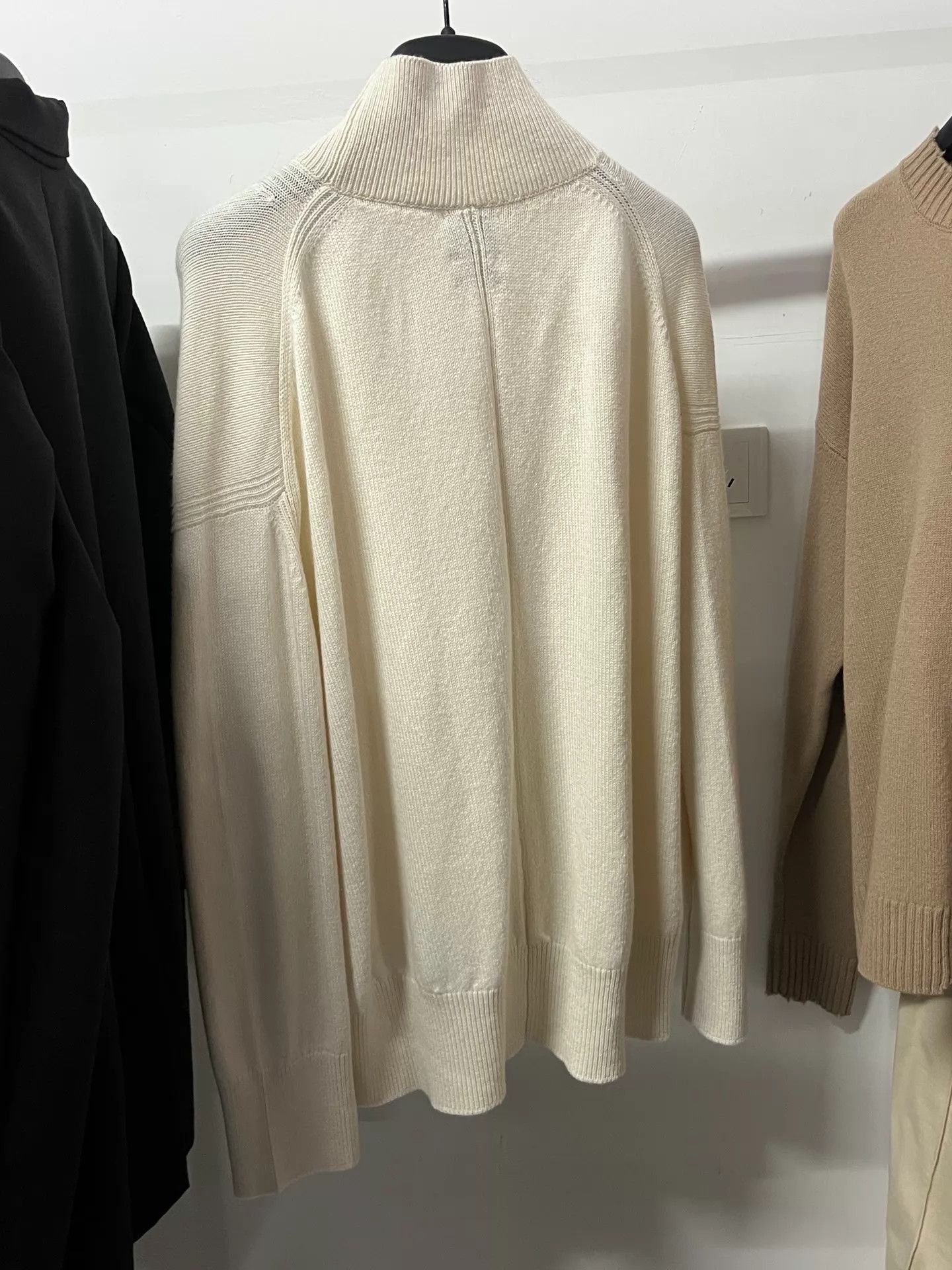 Barrie 100% Cashmere Sweater L Scotland in Beige, Men's — image 2 of 4