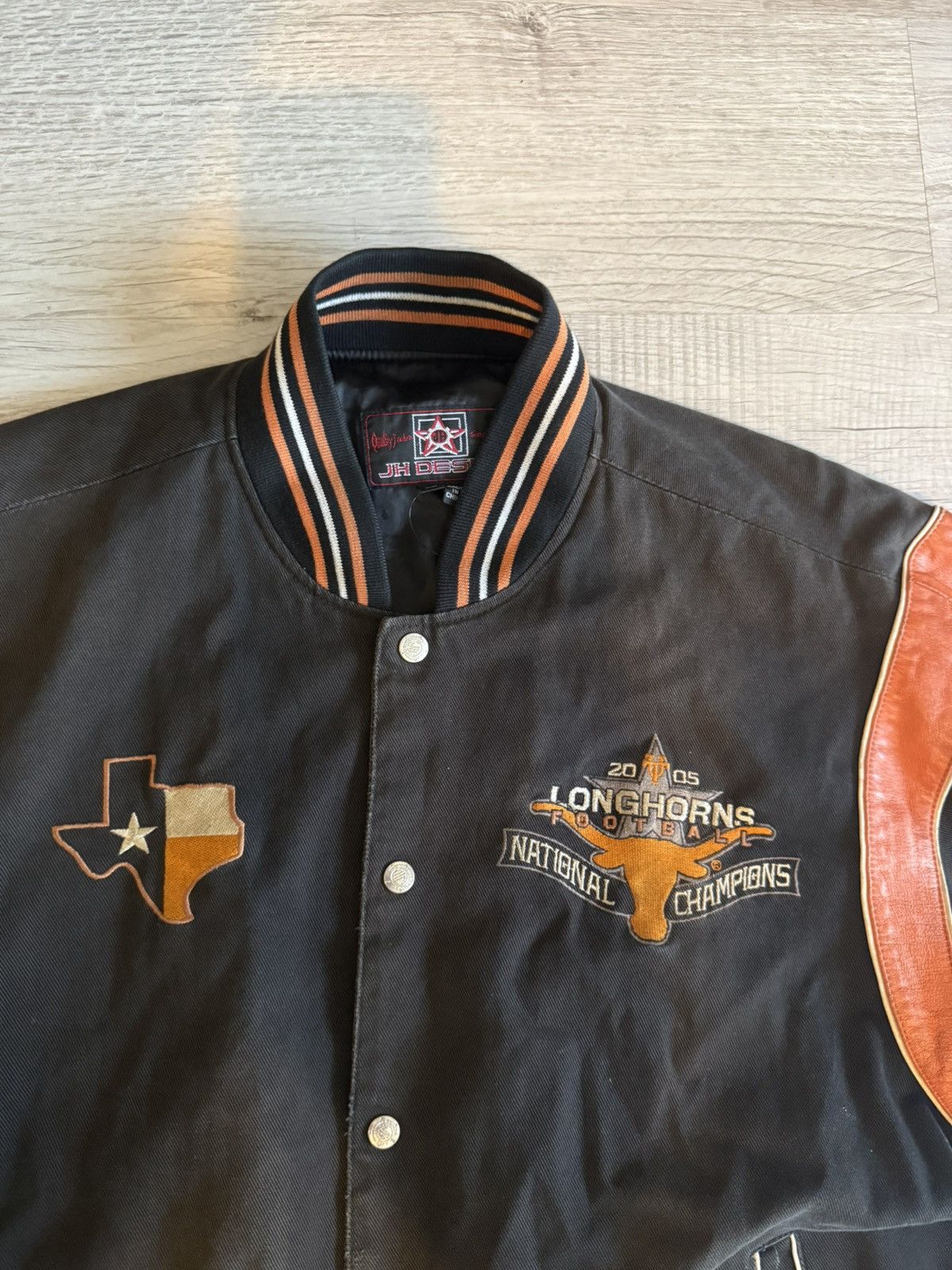 JH Design Longhorns 2005 National Championship Jacket Size US XL / EU 56 / 4 - 4 Thumbnail