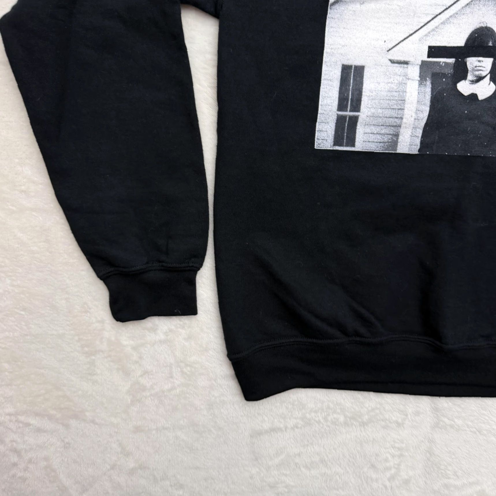Gildan Myka Relocate Sweatshirt Mens Small Black Gildan Heavy Blend Fleece Graphic Print Music Rock Pullover Size US S / EU 44-46 / 1 - 7 Thumbnail
