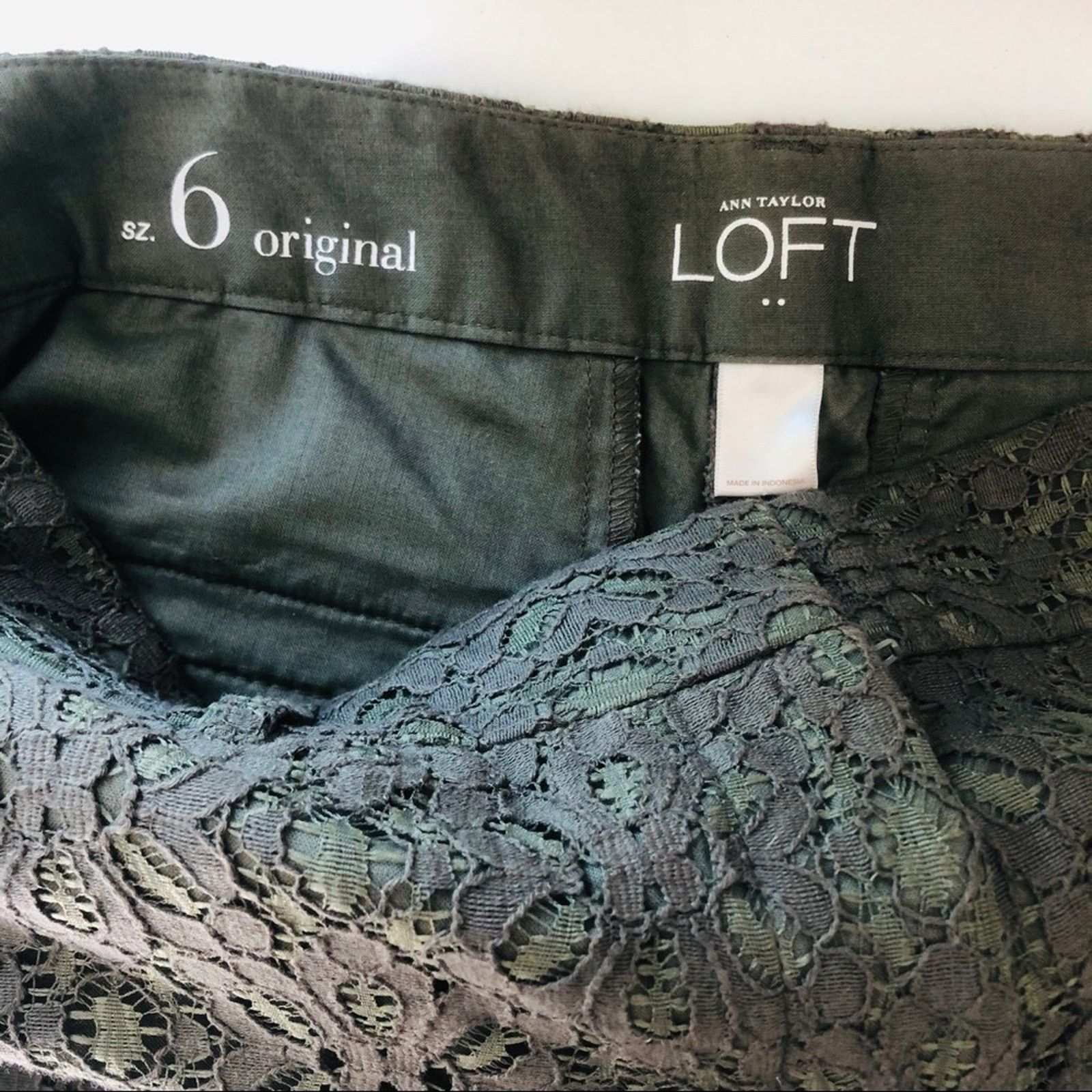 Loft NEW ANN TAYLOR LOFT Olive Green Lace Chino Tab Zip Shorts Size 28" / US 6 / IT 42 - 6 Thumbnail