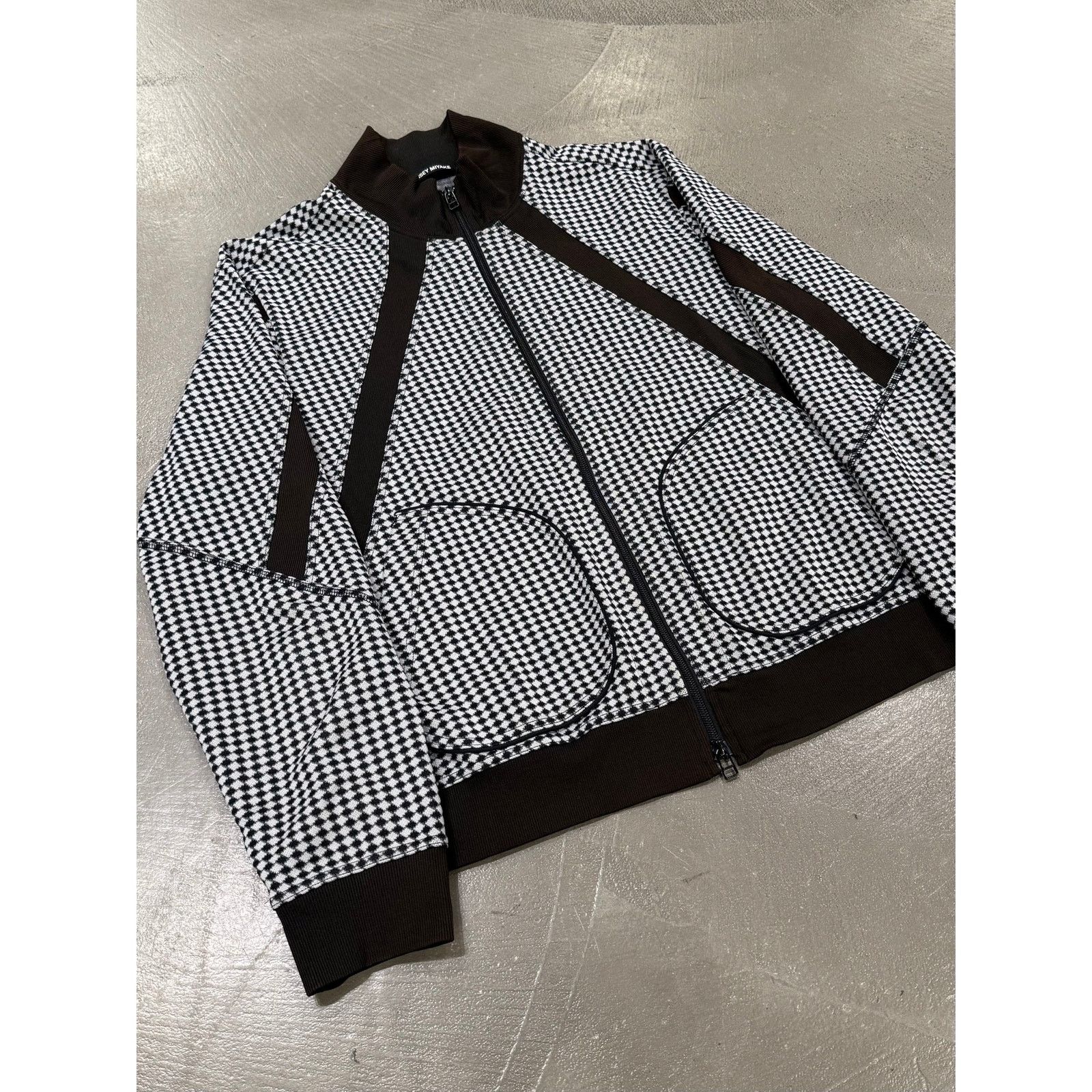 Issey Miyake Issey Miyake geometric bomber jacket Size S / US 4 / IT 40 - 3 Thumbnail