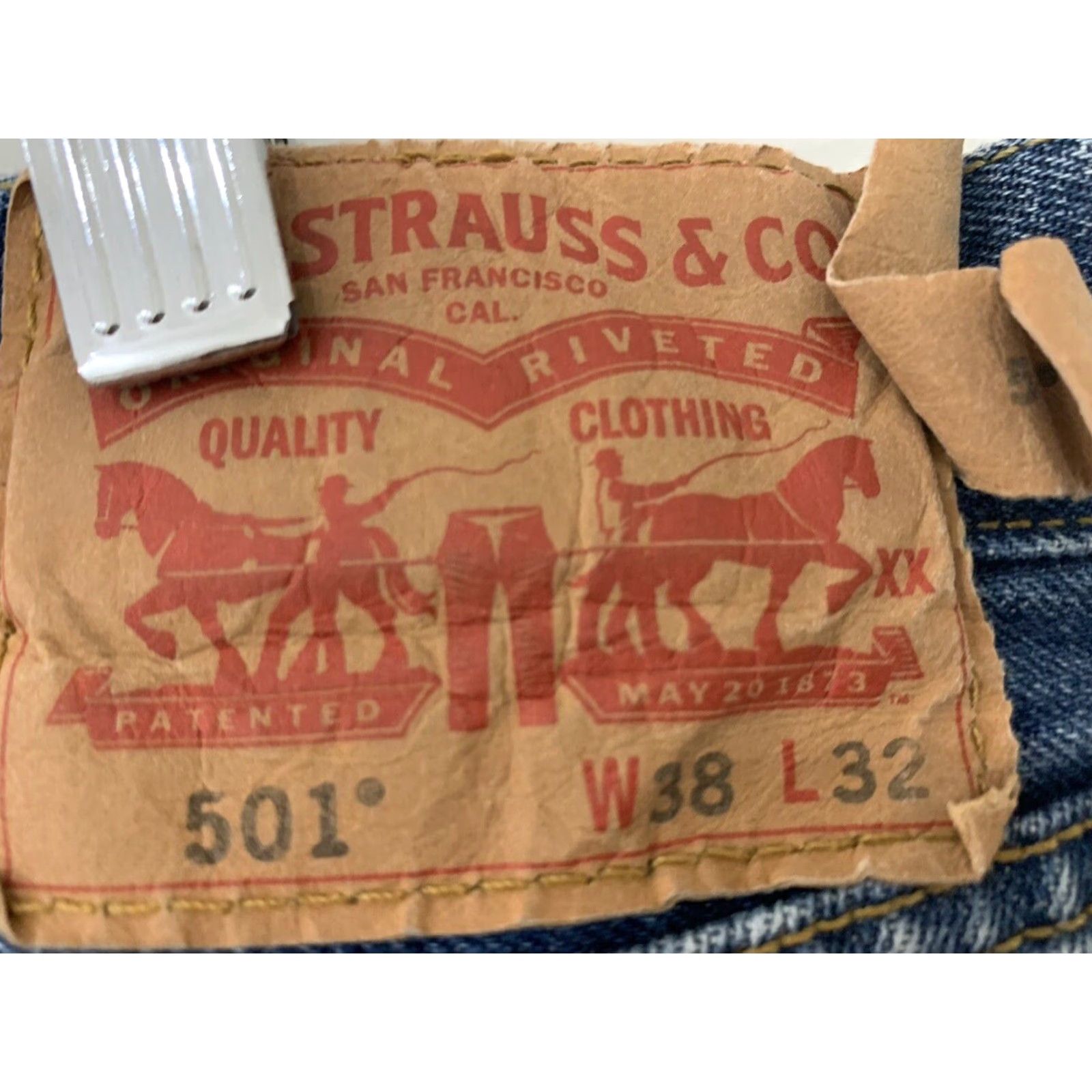 Levi's Levi’s 501 Jeans Size 38 X 32 Mens Button Fly Medium Wash Straight Fit Size US 38 / EU 54 - 4 Thumbnail