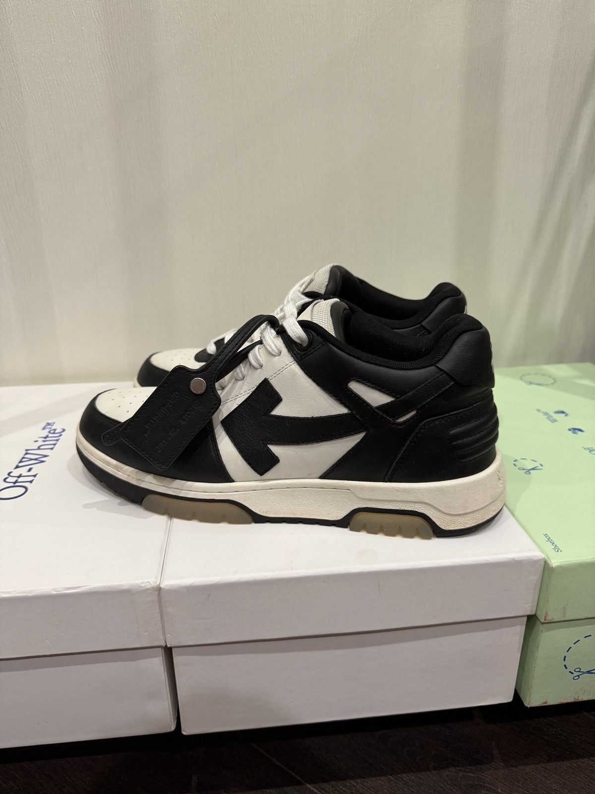 Off-White Off White out of office Size US 12 / EU 45 - 1 Thumbnail
