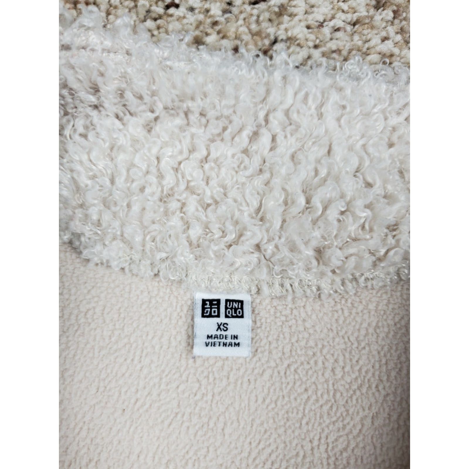 Uniqlo Uniqlo Wool Fleece Pullover Sweater XS Womens Ivory Long Sleeve Crew Neck Size XS / US 0-2 / IT 36-38 - 3 Thumbnail