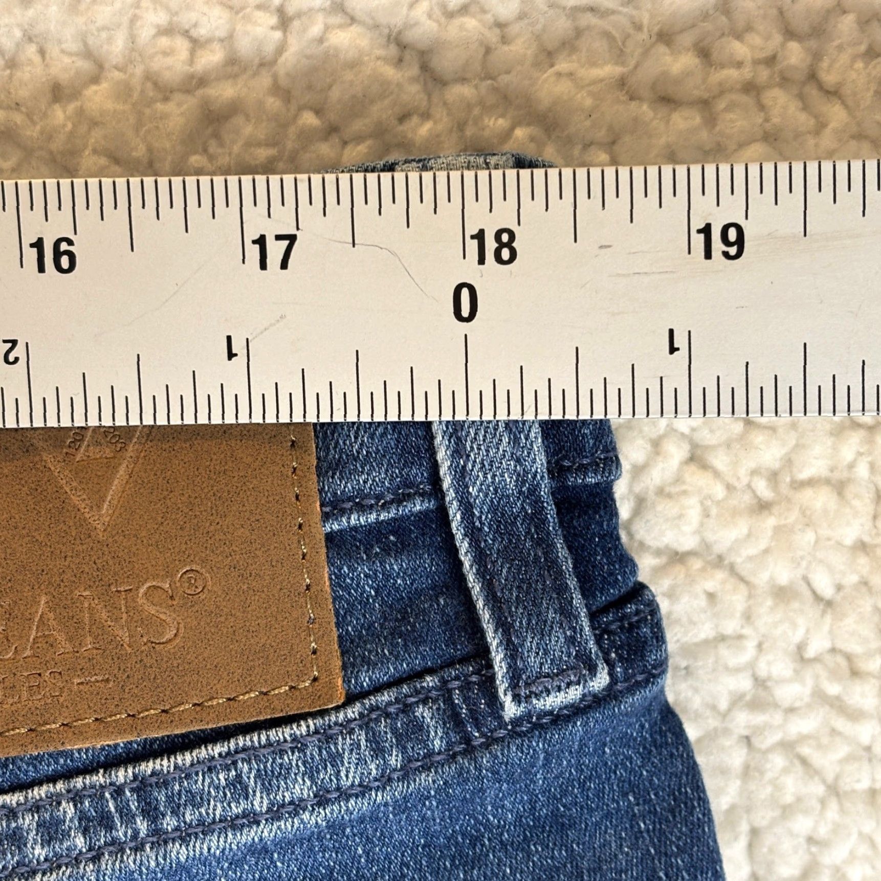 Guess VINTAGE Guess Shorts Men 36 Denim Blue 90s Baggy Workwear Medium Wash 5-Pocket Design Casual Mens Size US 36 / EU 52 - 5 Thumbnail
