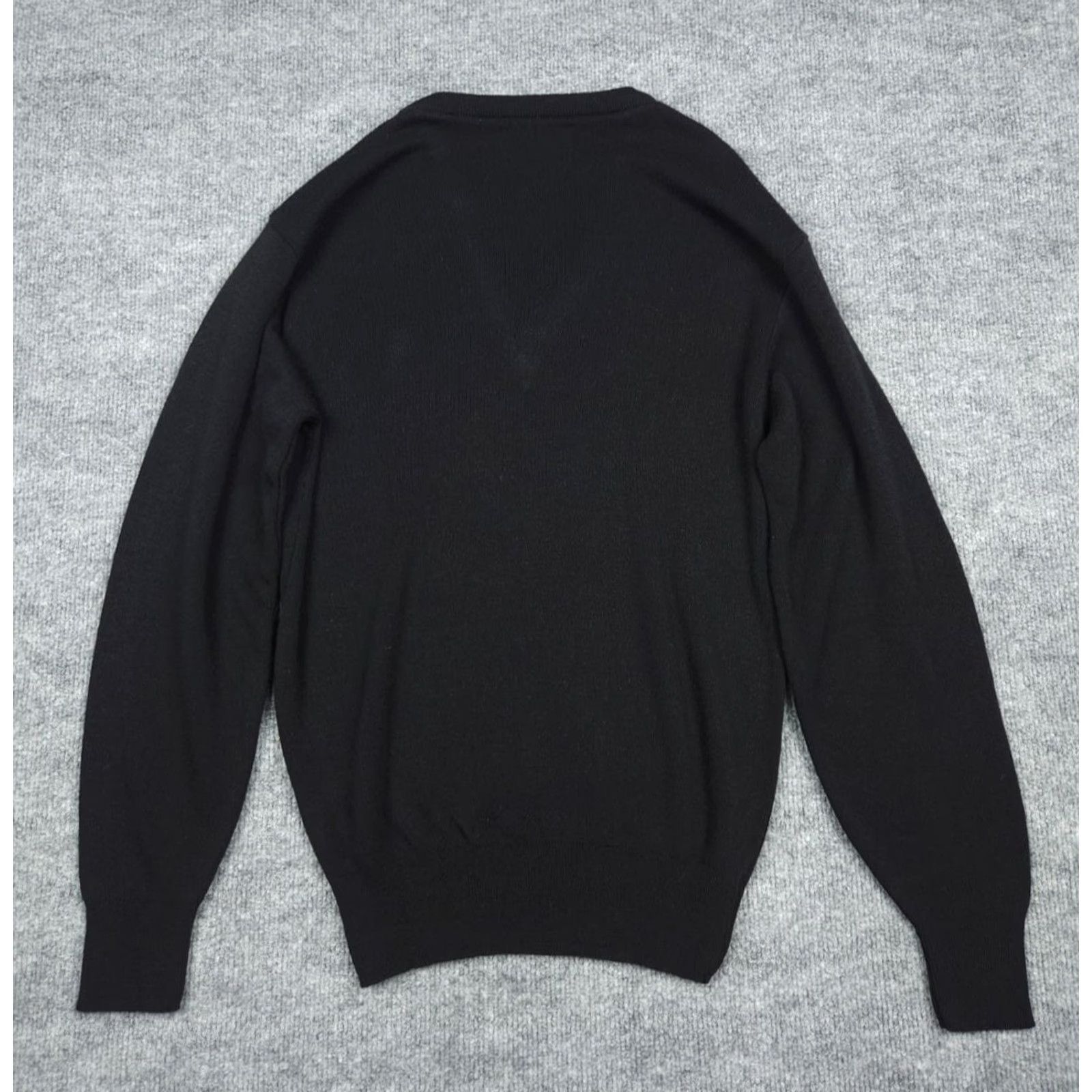 Izod VINTAGE IZOD Sweater Mens Small Black Acrylic V-Neck Made in USA EUC Golf Size US S / EU 44-46 / 1 - 4 Thumbnail