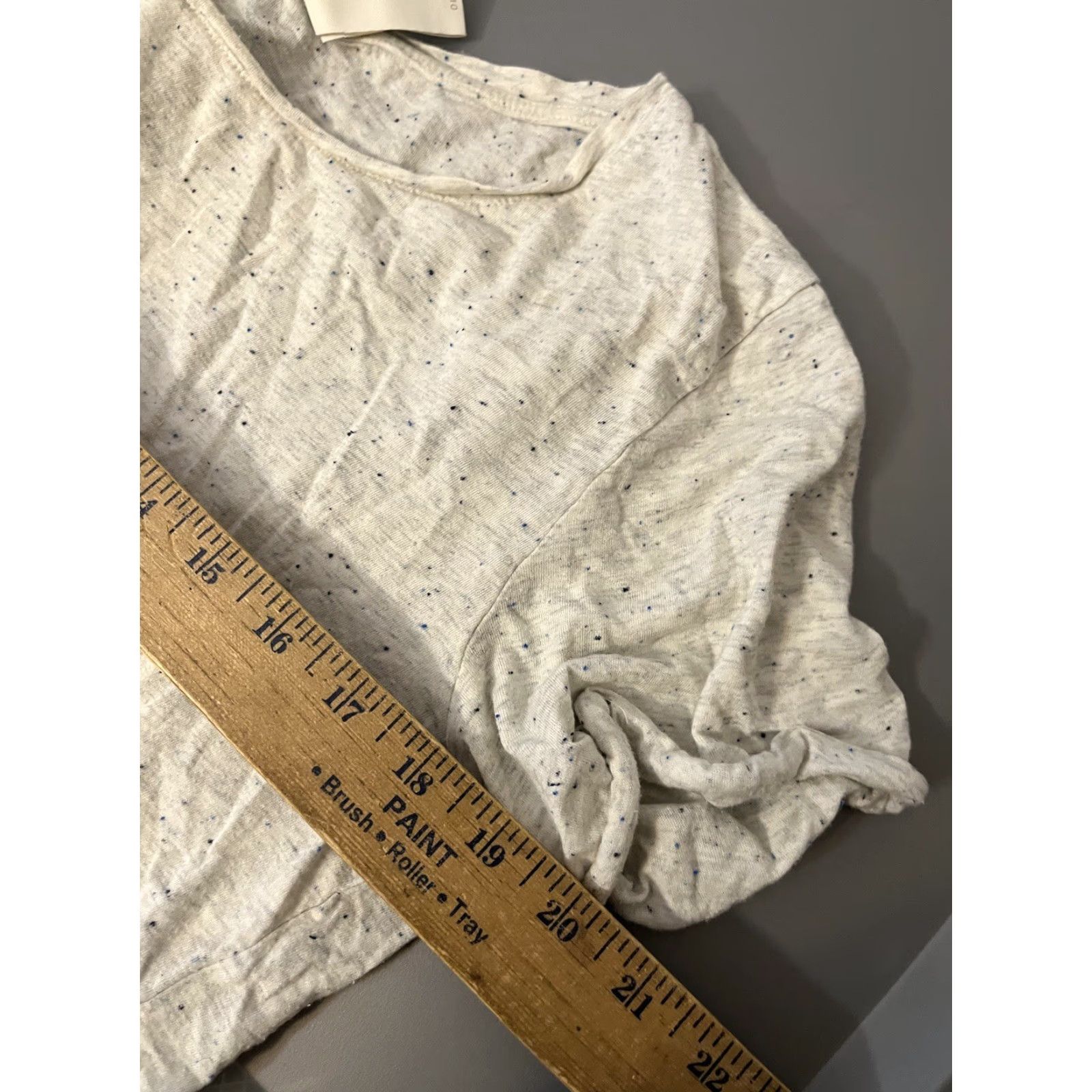H&M H&M Brand T-Shirt Women Classic Fit Cotton Short Sleeve Round Neck Gray Solid Jersey Logo Accents Basic Style All Seasons Casual Colorful Color Gray M Size M / US 6-8 / IT 42-44 - 5 Thumbnail
