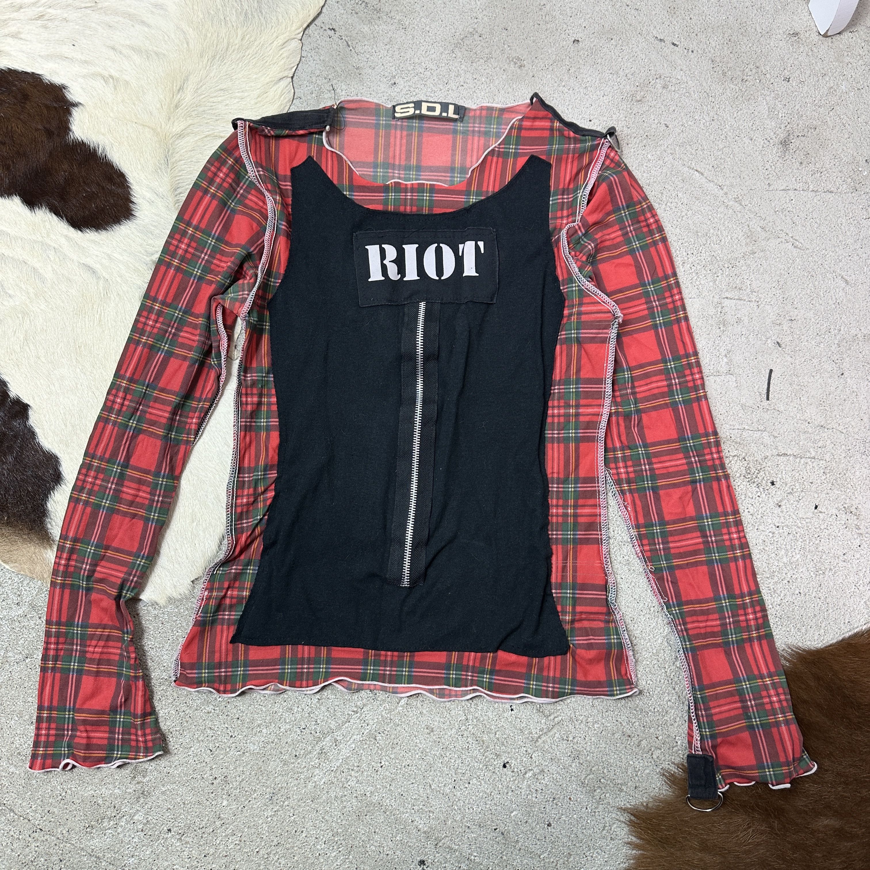 Vintage Vintage Avant Garde Tartan Riot Punk Meshtop 00s Size S / US 4 / IT 40 - 2 Thumbnail