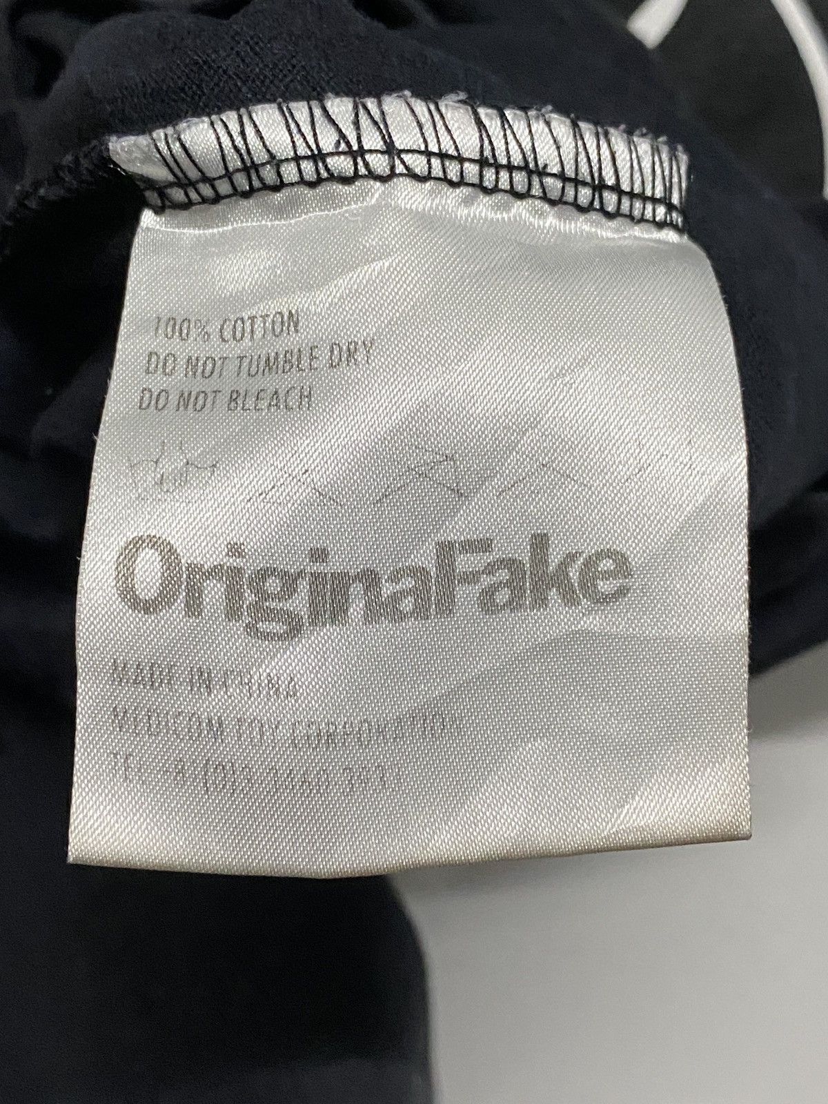 Original Fake RARE - ORIGINAL FAKE KAWS CHUM Size US M / EU 48-50 / 2 - 5 Thumbnail