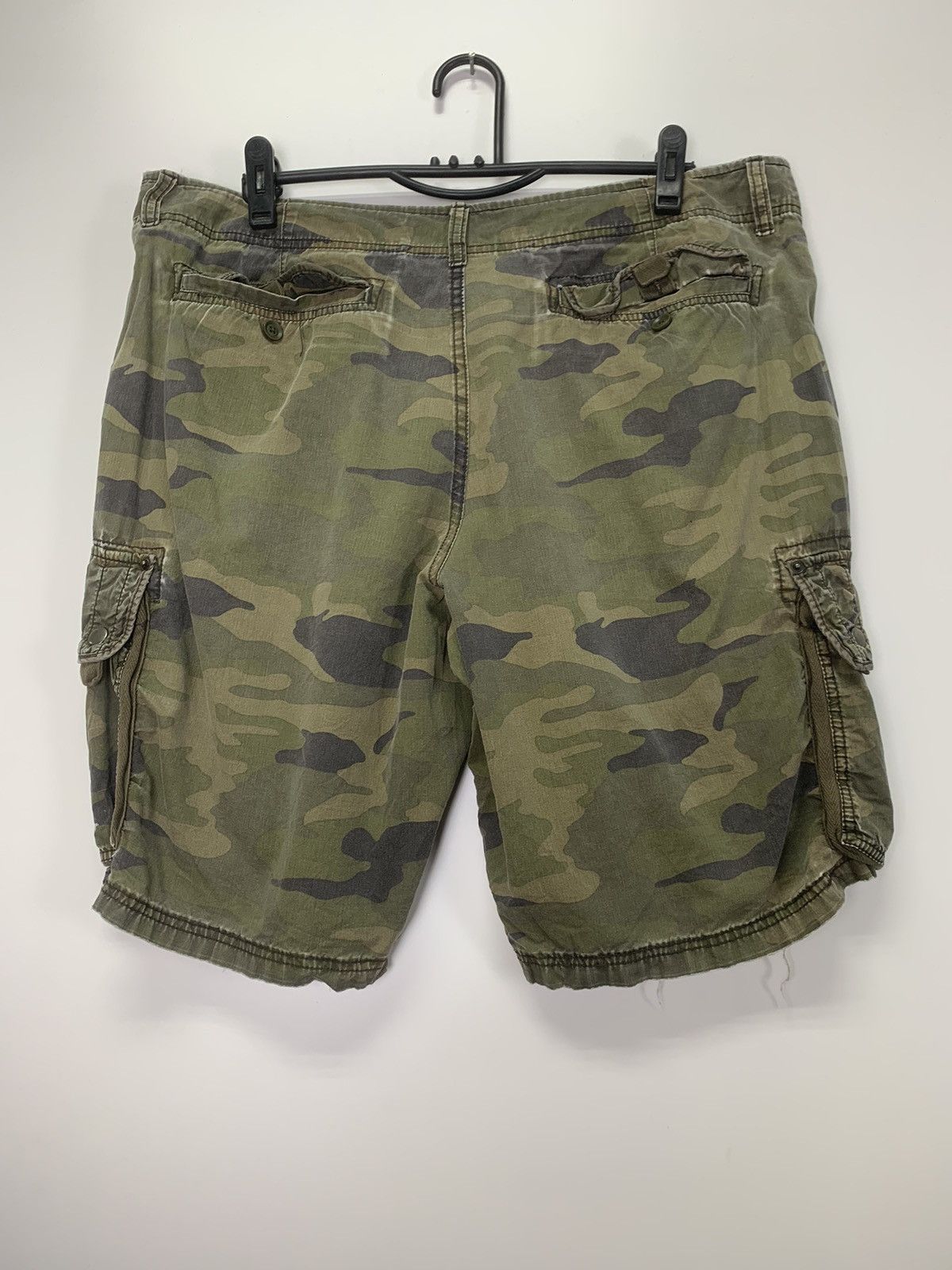 Mossimo Mossimo camo short pant Size US 40 / EU 56 - 6 Thumbnail