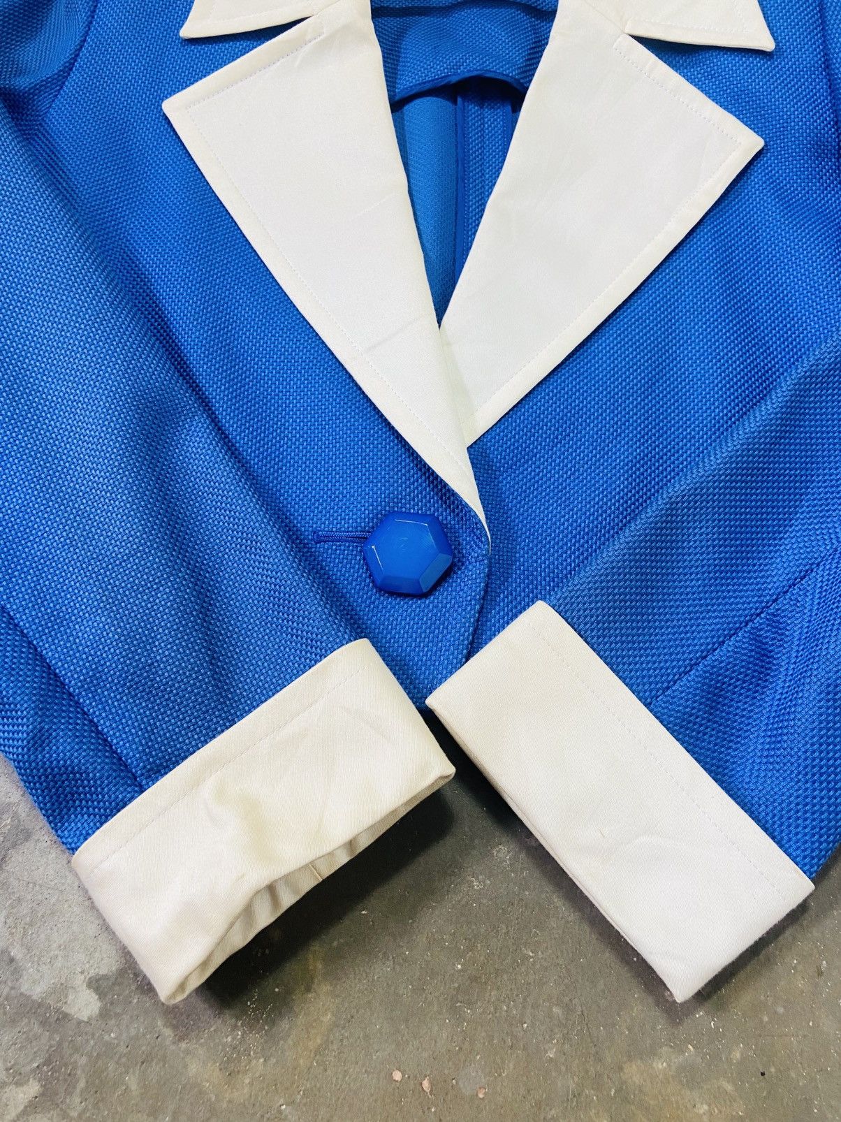 Yves Saint Laurent 🔥🔥Vintage Yves Saint Laurent Cropped Jacket With White Lapel Size M / US 6-8 / IT 42-44 - 7 Thumbnail