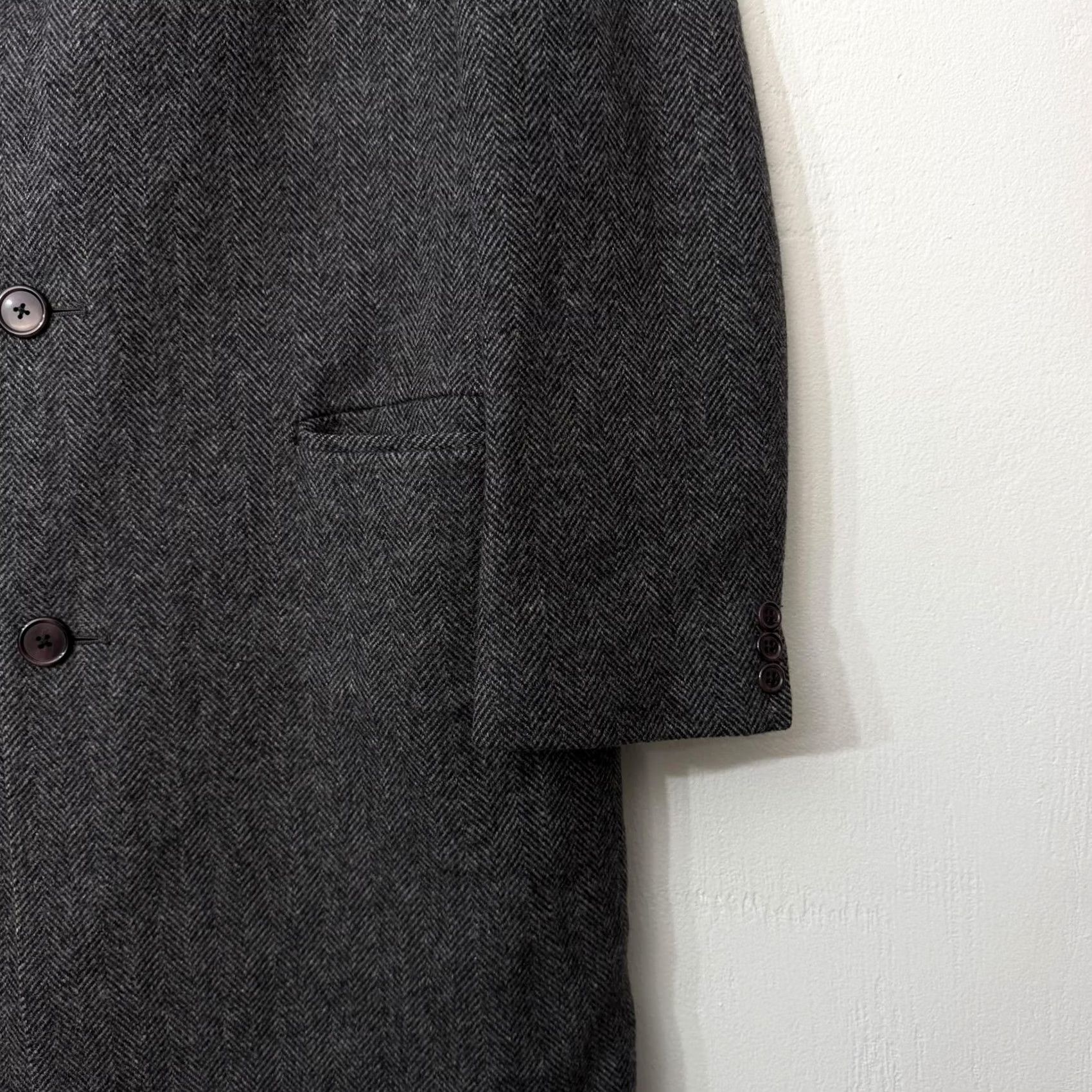 Vintage VINTAGE Barneys New York Overcoat Mens 46 Gray Wool Herringbone Tweed Long Lined Coat Size US S / EU 44-46 / 1 - 4 Thumbnail
