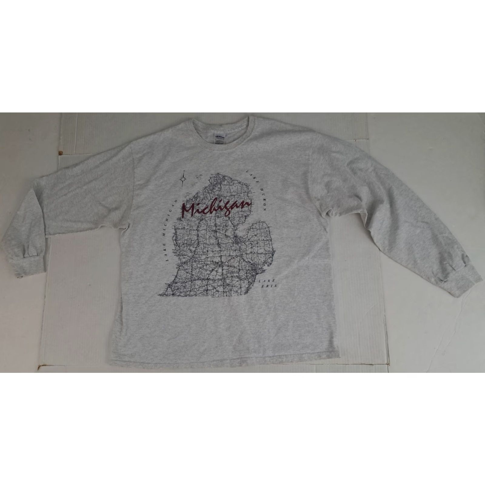 Gildan VINTAGE Michigan Printed Map 2 Sided Long Sleeve T-Shirt XL Grey Gildan Shirt Unisex Adults Men Women Size US XL / EU 56 / 4 - 3 Thumbnail