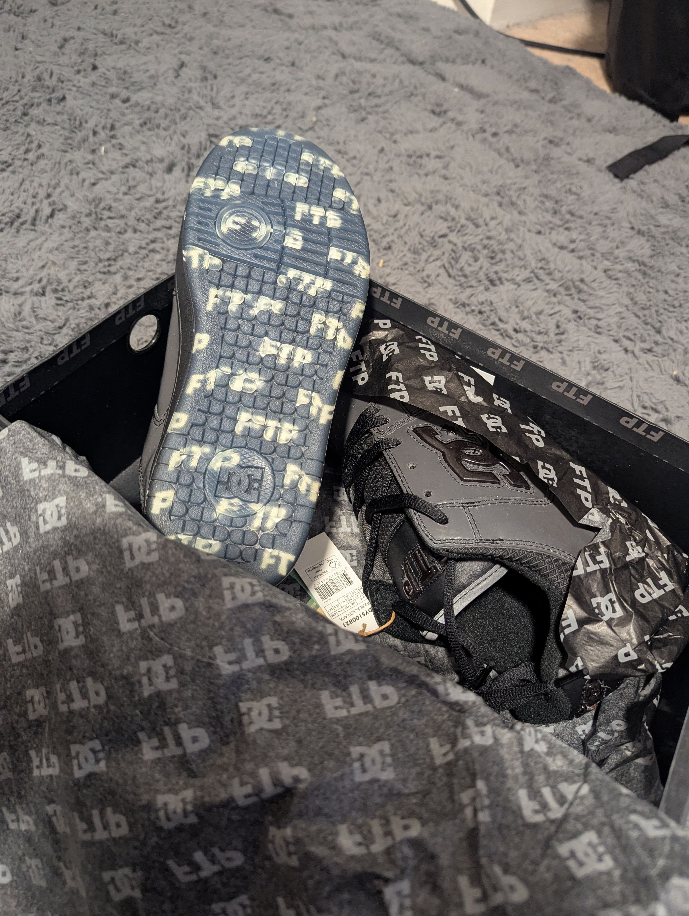 DC × Fuck The Population FTP DC Manteca 4 Size 7.5 Size US 7.5 / EU 40-41 - 4 Thumbnail