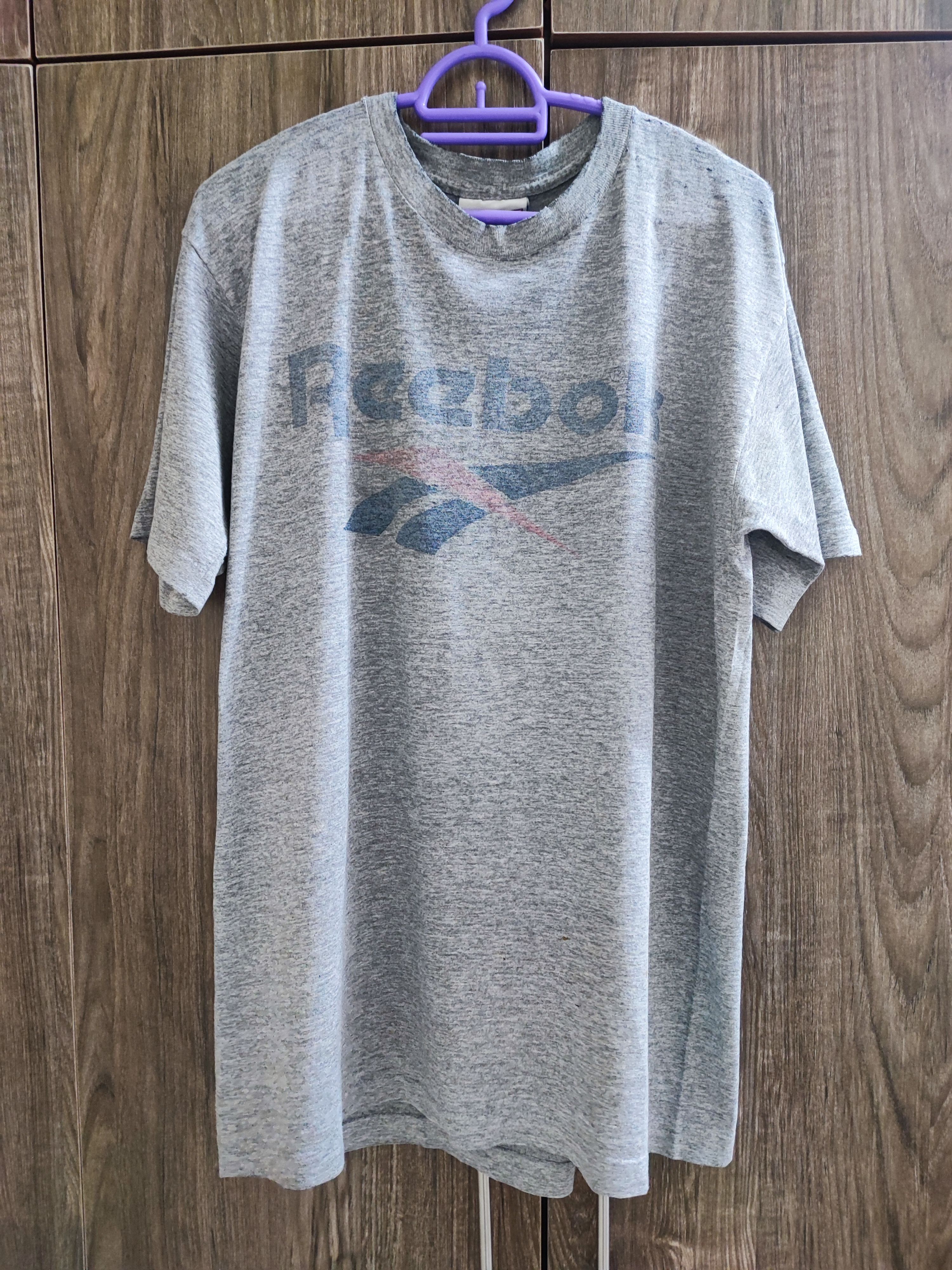 Vintage Vintage Thrashed Distressed Reebok Big Logo T-Shirt Size US M / EU 48-50 / 2 - 3 Thumbnail