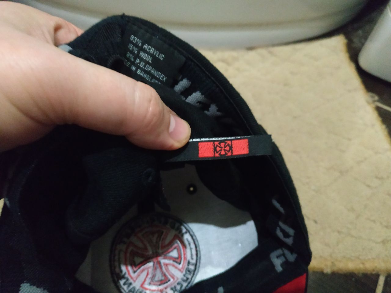 Italia Independent Independent Truck Co. Cross Logo Flexfit Hat Black/Red Size ONE SIZE - 10 Thumbnail