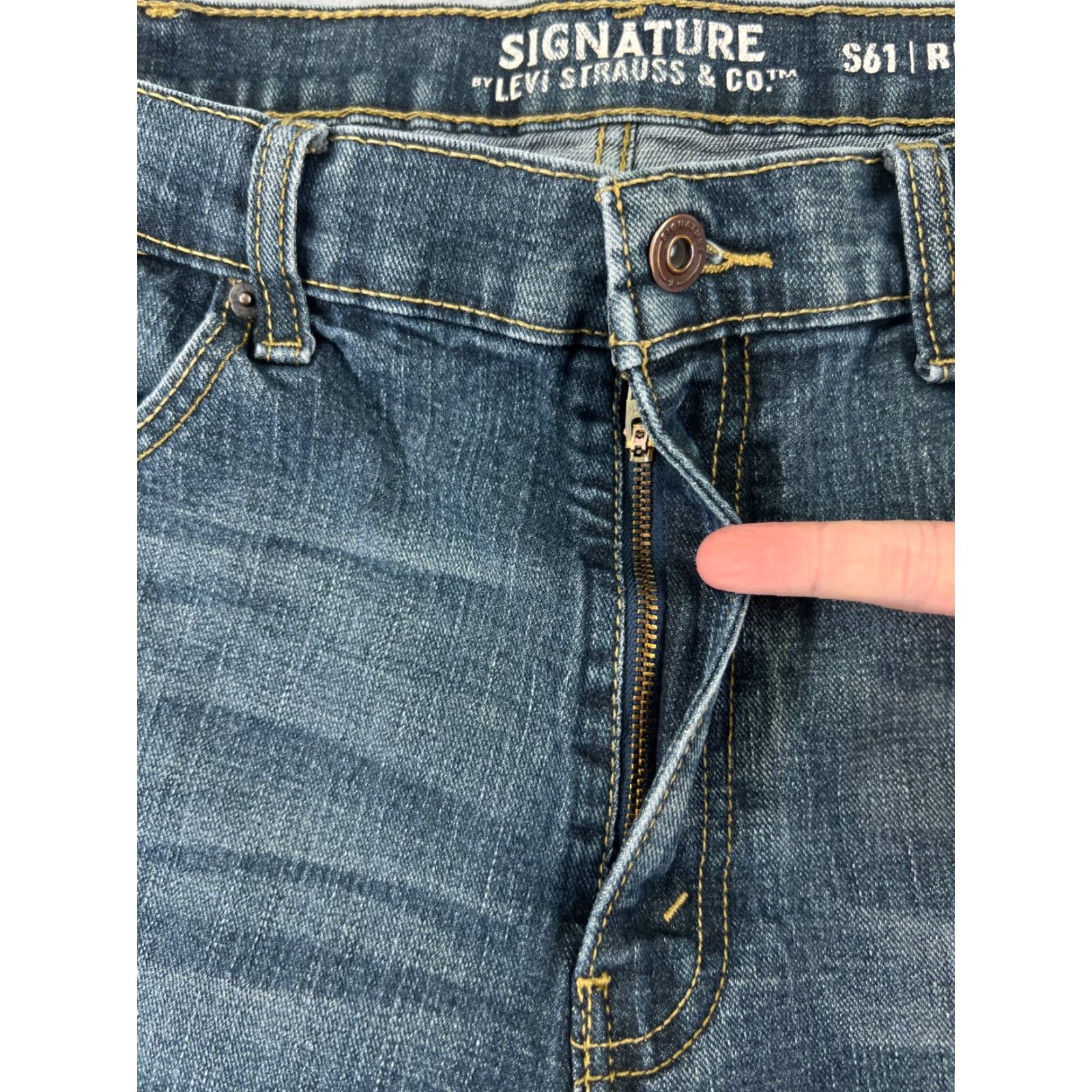 Levi's Levis Shorts Mens 38 Blue Cutoff Denim Jean S61 Relaxed Fit Cotton Blend 36x13 Size US 38 / EU 54 - 6 Thumbnail
