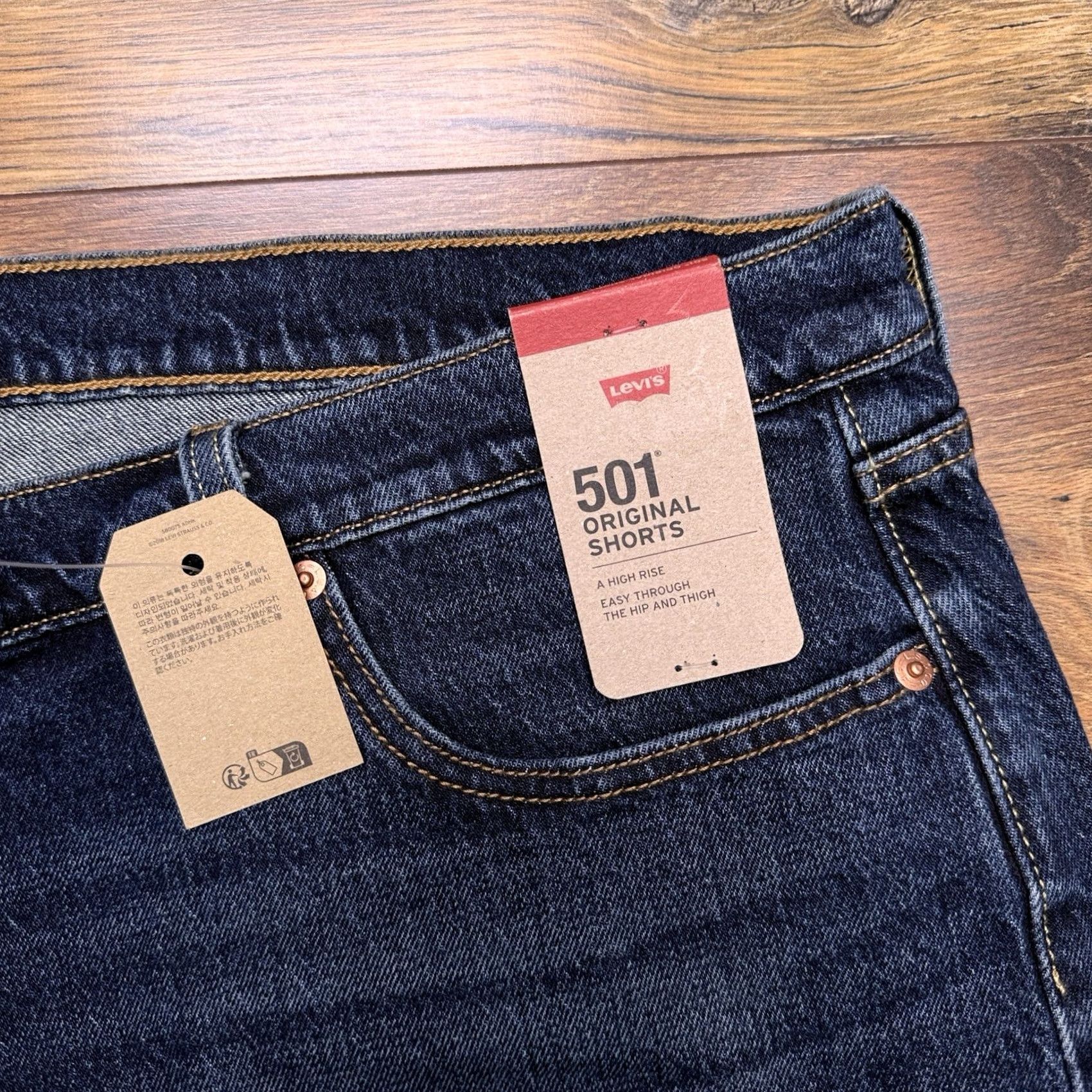 Levi's Levi's 501 Shorts Womens 22W Button Fly High Rise Stretch Denim Casual Blue 5-Pocket Womens Plus"} Size 40" / US 18 - 3 Thumbnail