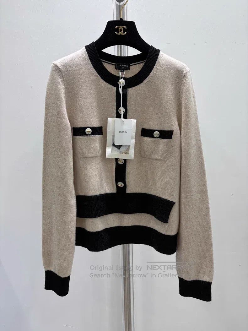 Chanel Chanel Beige black-edged colour-blocked knitted sweater Size XS / US 0-2 / IT 36-38 - 1 Thumbnail