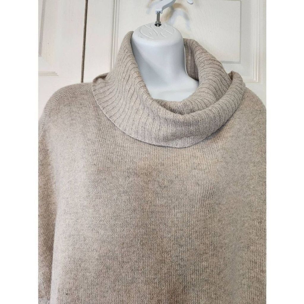 Forever 21 Forever 21 Tan Fuzzy Sweater Size XS / US 0-2 / IT 36-38 - 2 Thumbnail