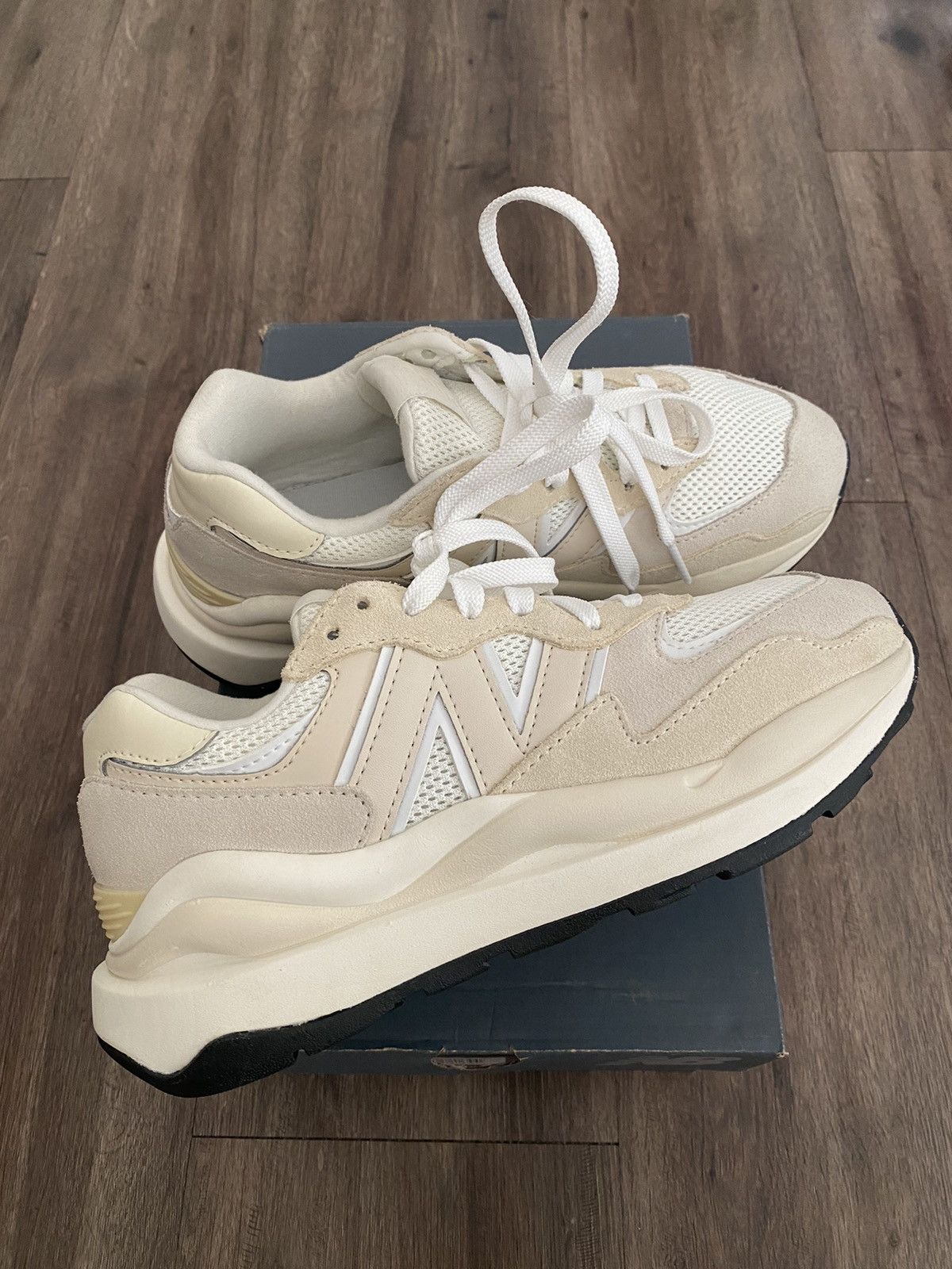 New Balance New Balance 57/40 Size US 7 / IT 37 - 2 Thumbnail