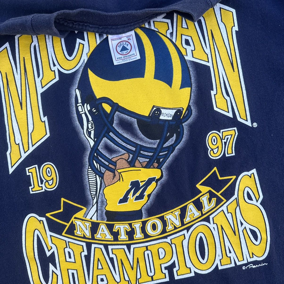Other VTG 90’s Michigan Champions Football Graphic Shirt Size US XL / EU 56 / 4 - 2 Thumbnail