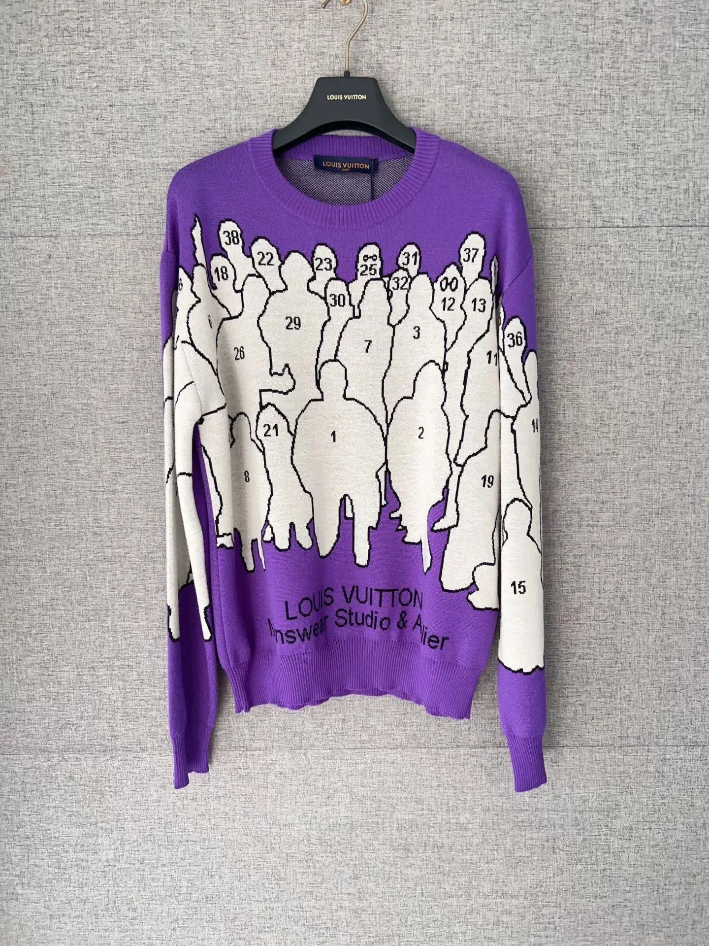 Louis Vuitton LV Logo Knit Sweater. Size US M / EU 48-50 / 2 - 1 Thumbnail
