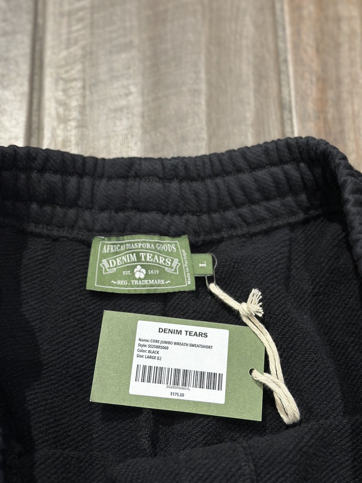 DENIM TEARS Denim Tears Big Cotton Wreath Sweat Shorts Black Size US 30 / EU 46 - 5 Thumbnail
